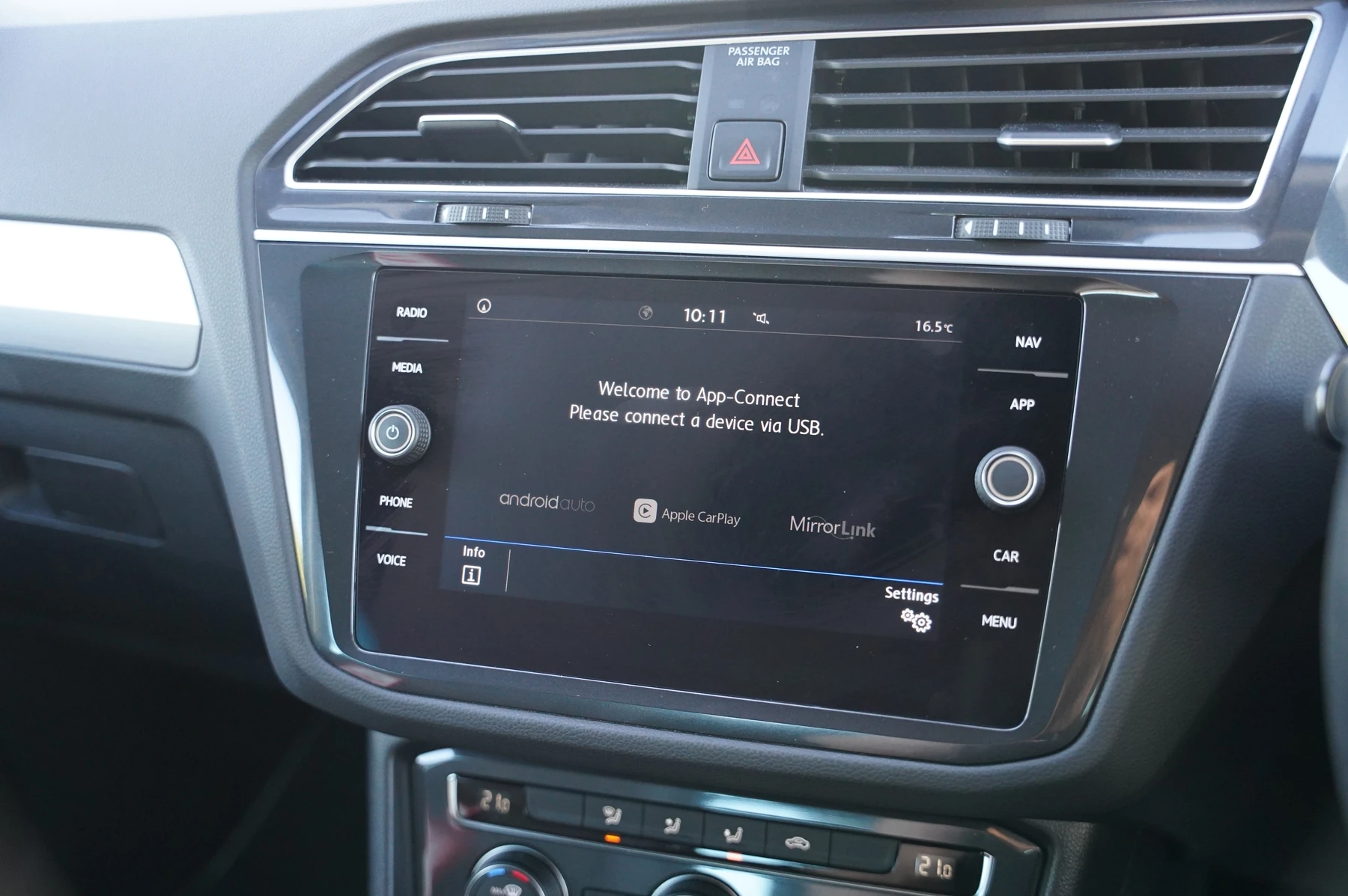 Volkswagen-Tiguan-image-24