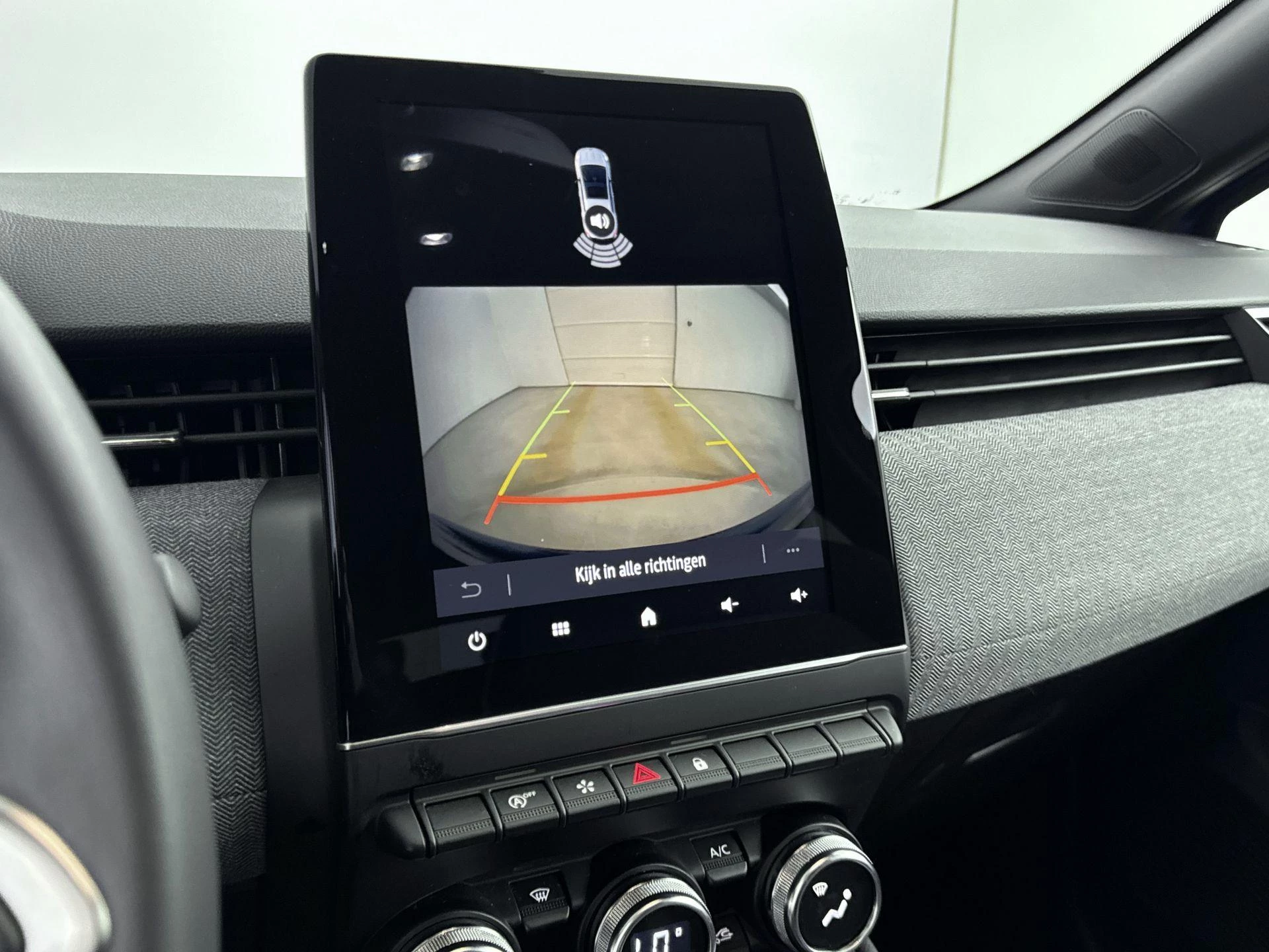 Renault-Clio-image-15