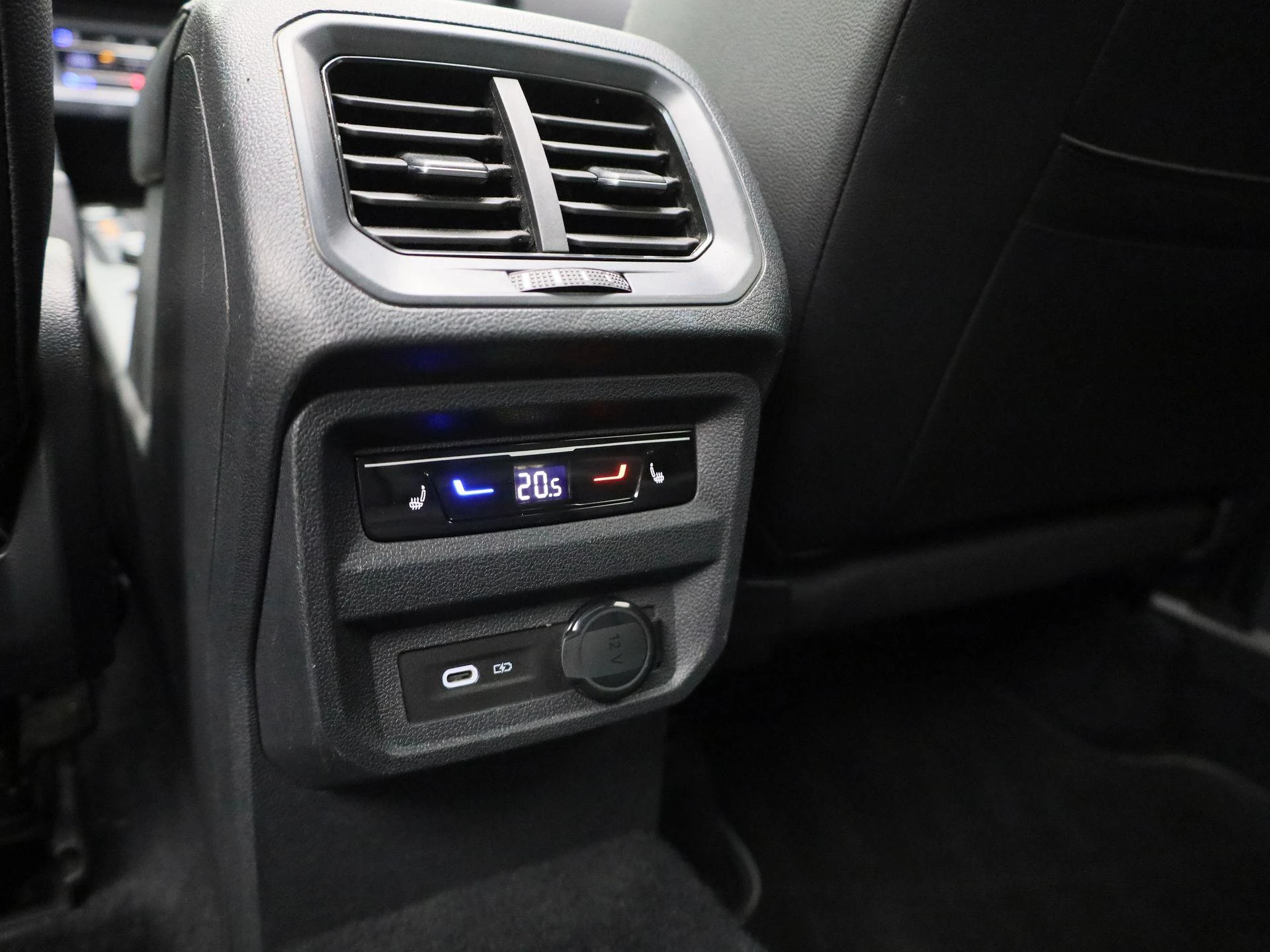Volkswagen-Tiguan Allspace-image-47