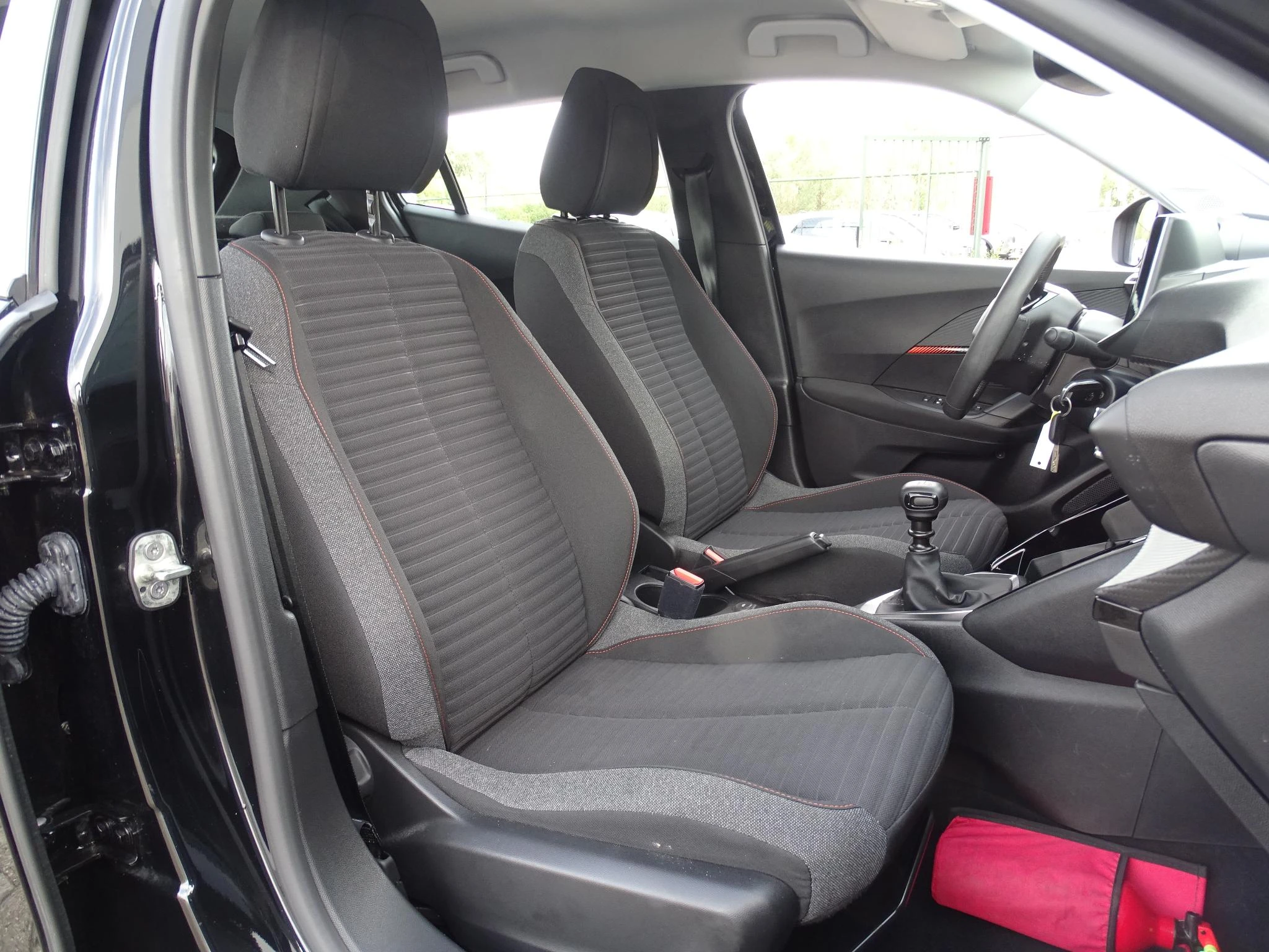 Peugeot-2008-image-12