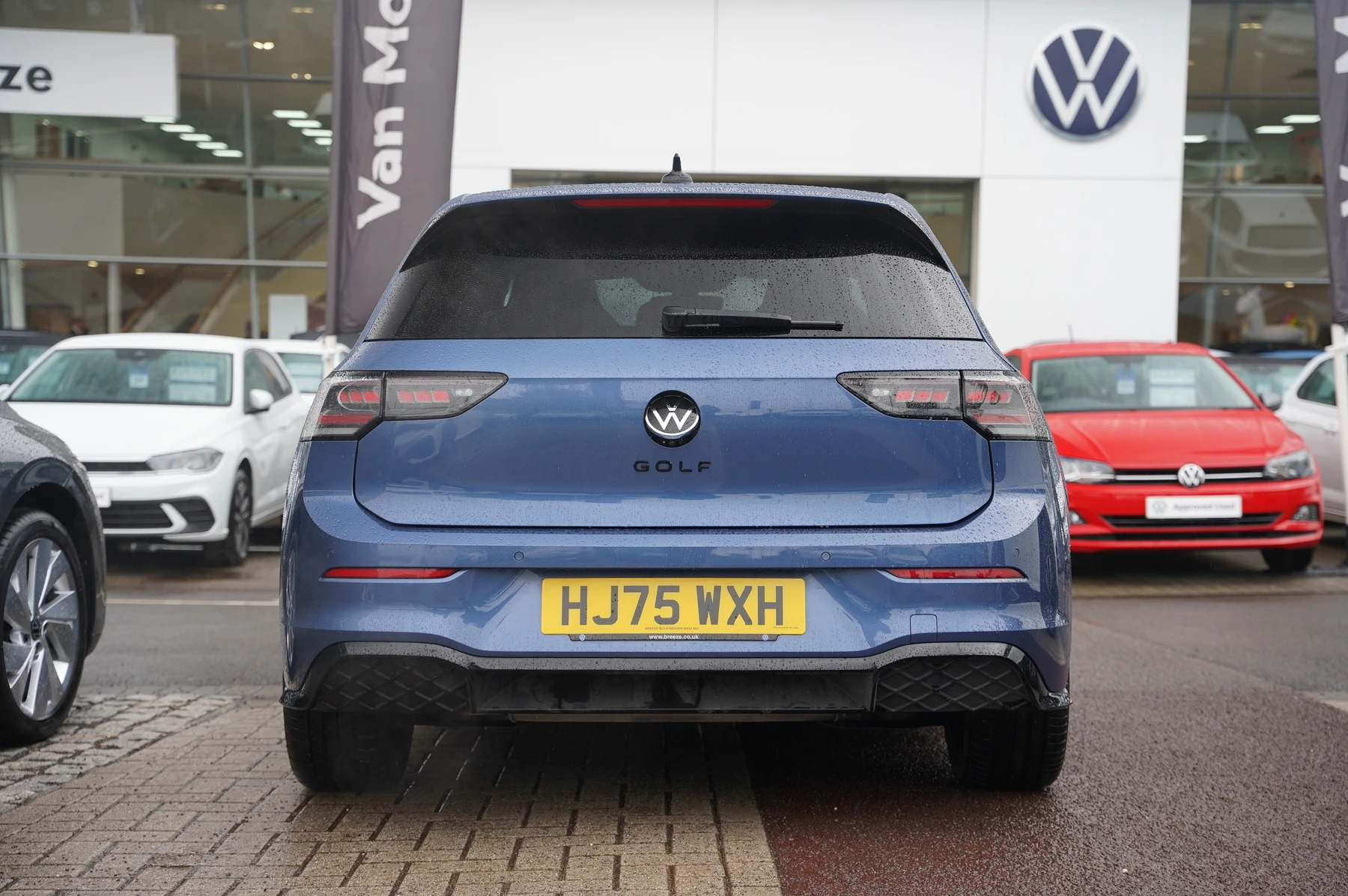 Volkswagen-Golf-image-12