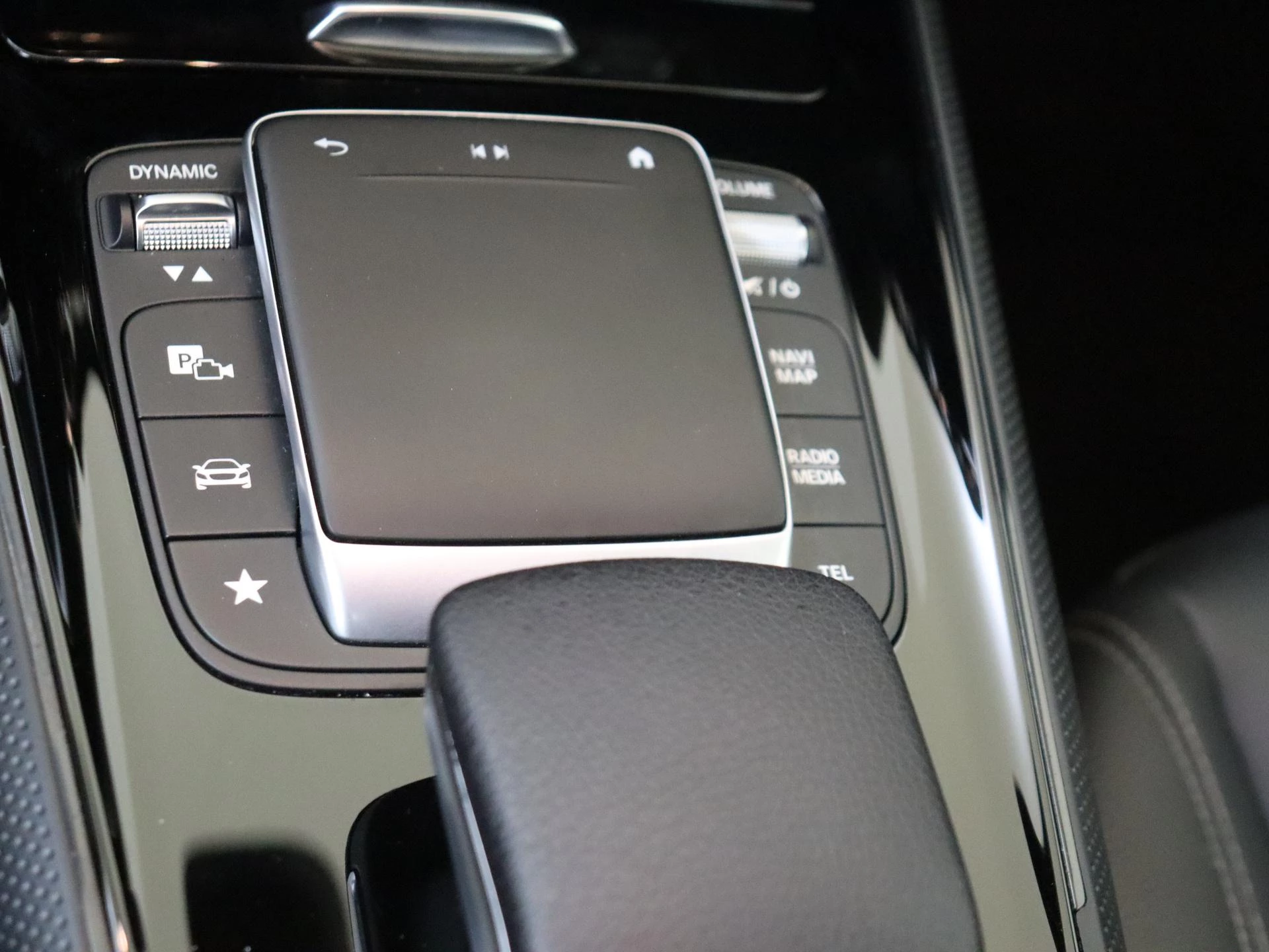 Mercedes-Benz-B-Klasse-image-20