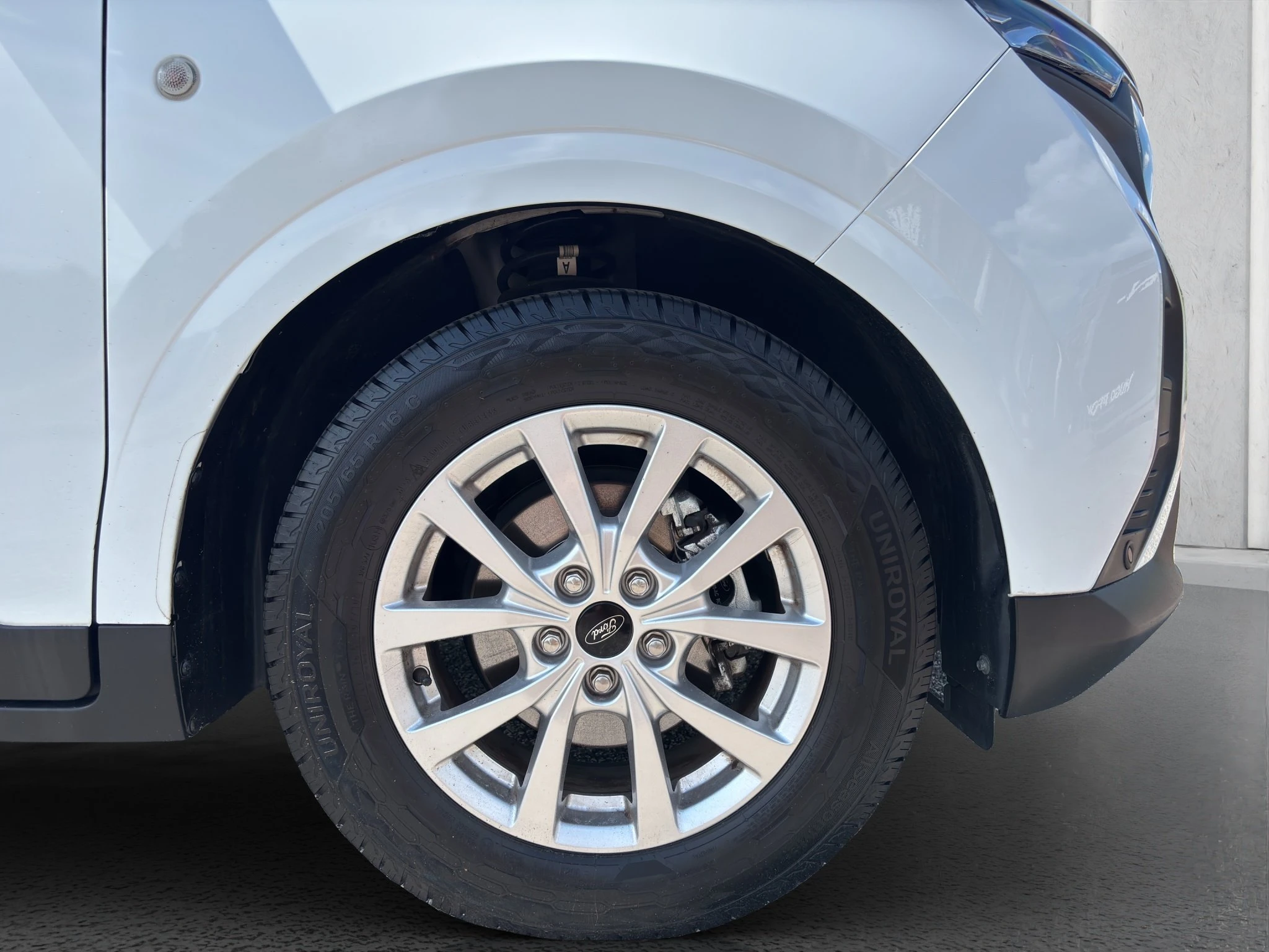 Ford Tourneo Courier 1.0 EcoBoost Titanium