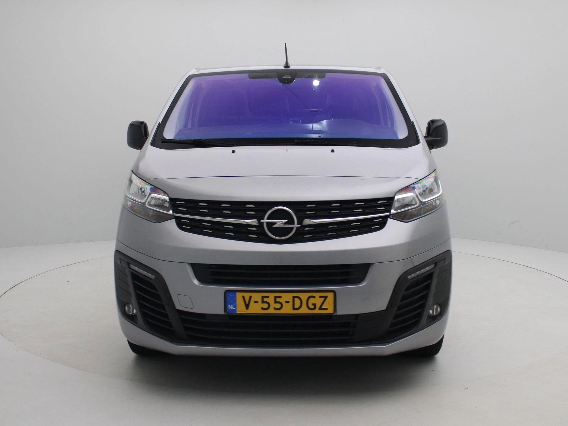 Opel-Vivaro-image-2