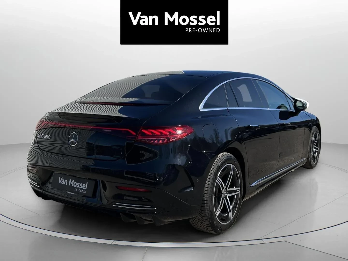 Mercedes-Benz-EQE-image-4