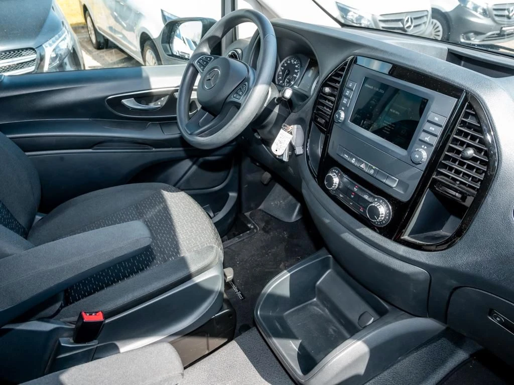 Mercedes-Benz-Vito 124-image-8