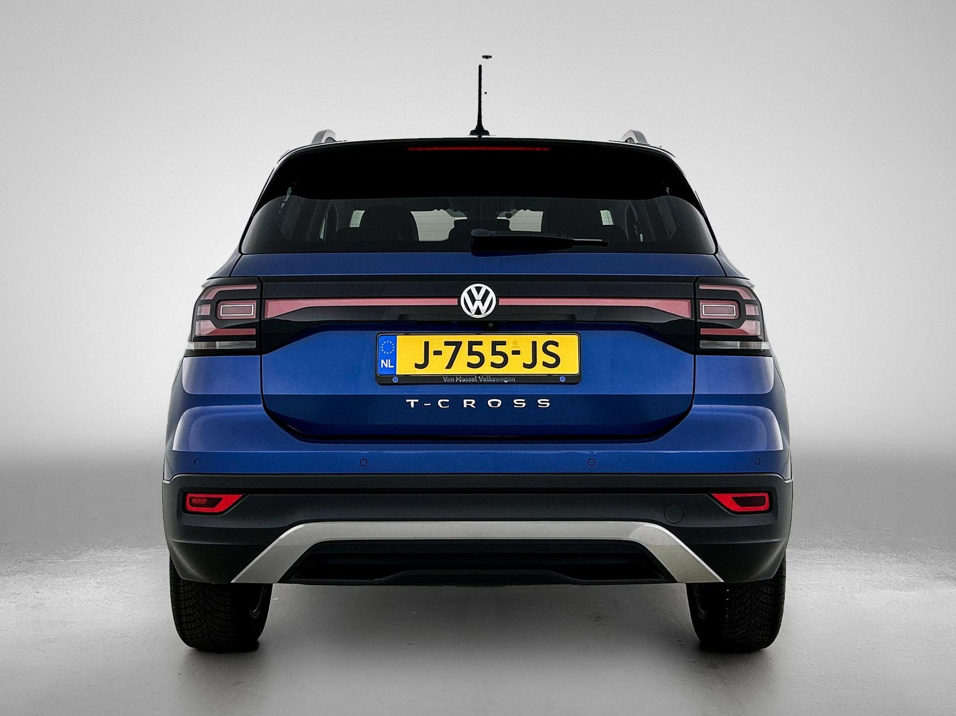 Volkswagen-T-Cross-image-2