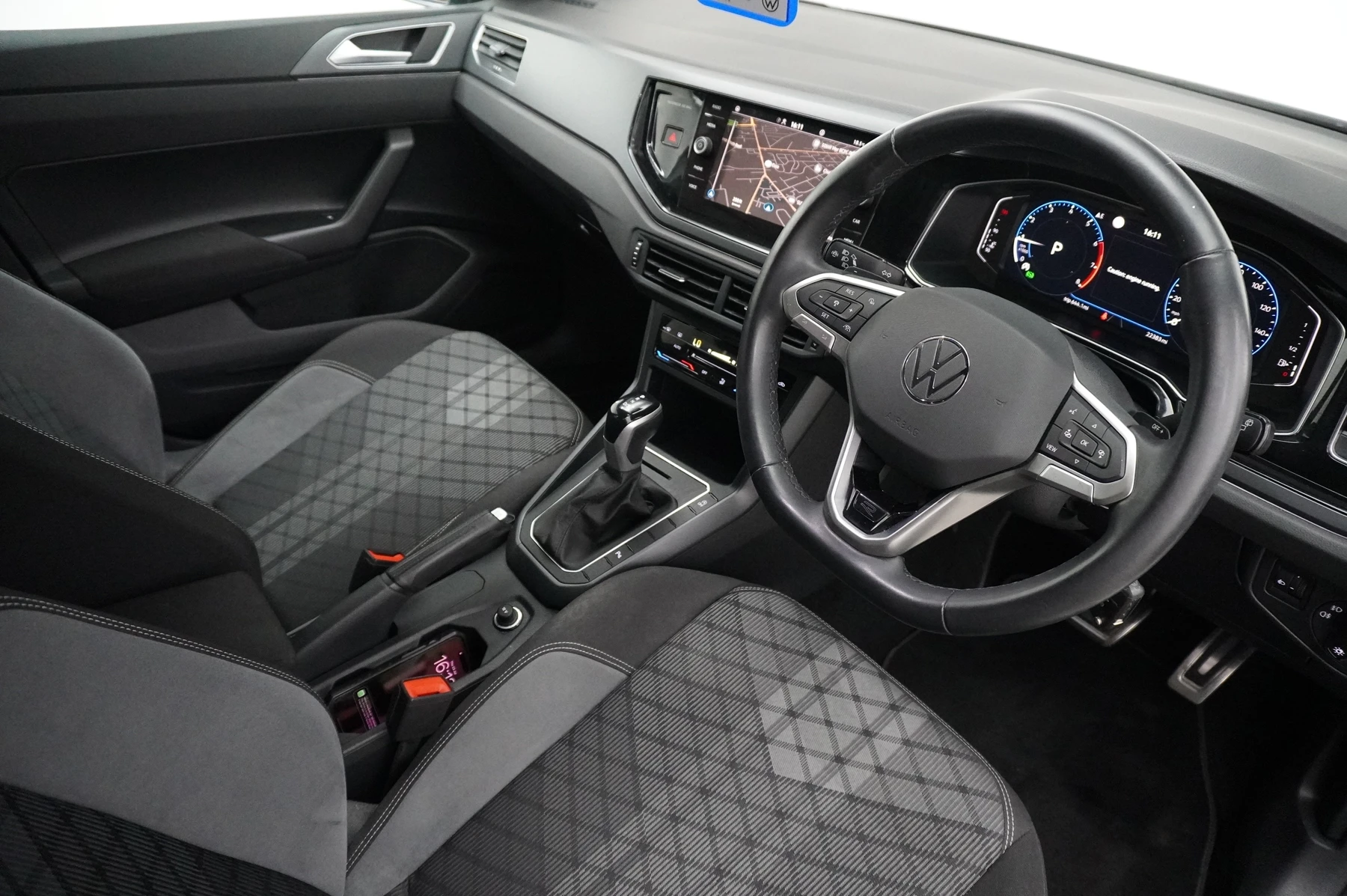 Volkswagen-Polo-image-5