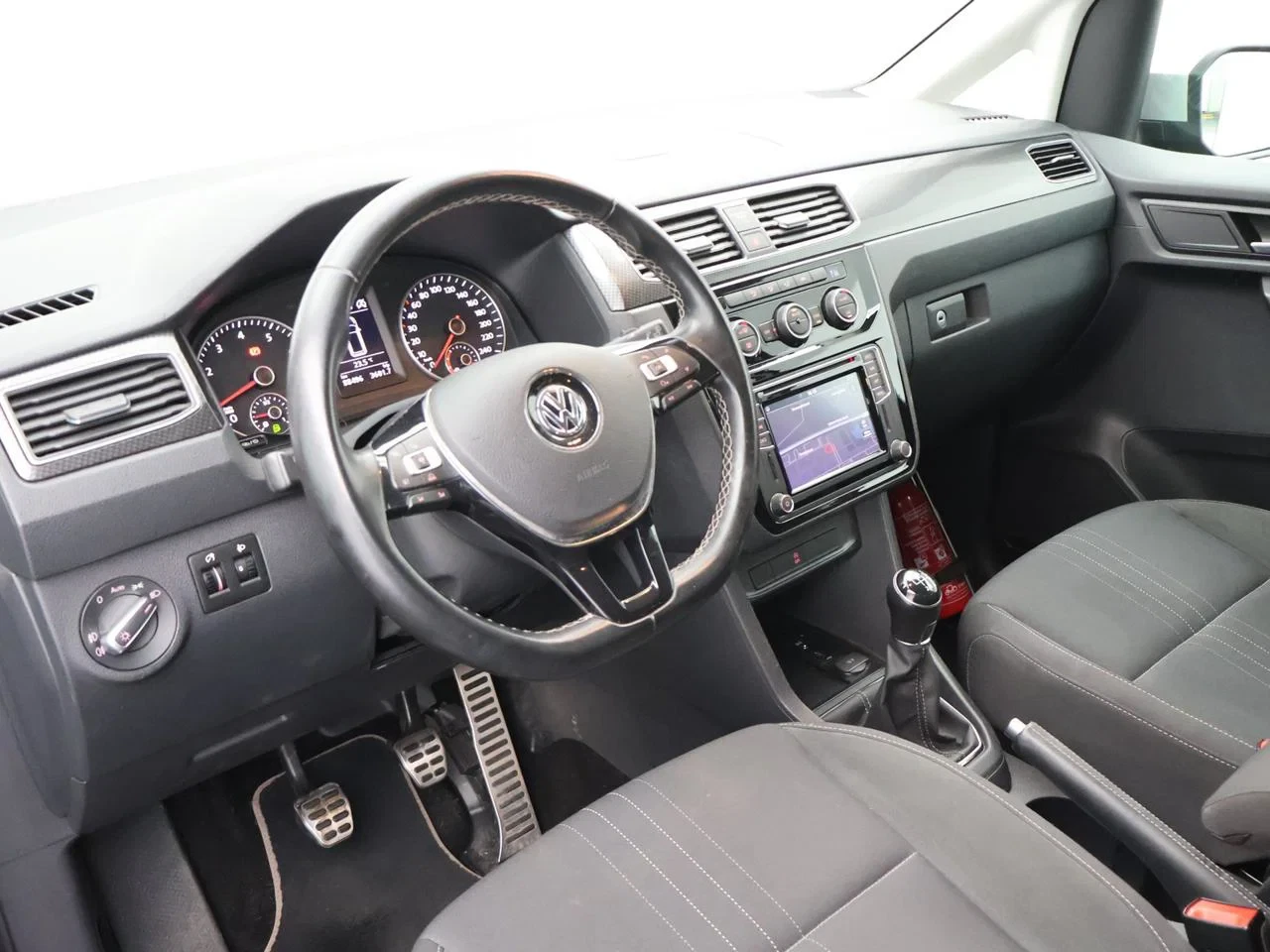 Volkswagen-Caddy-image-12
