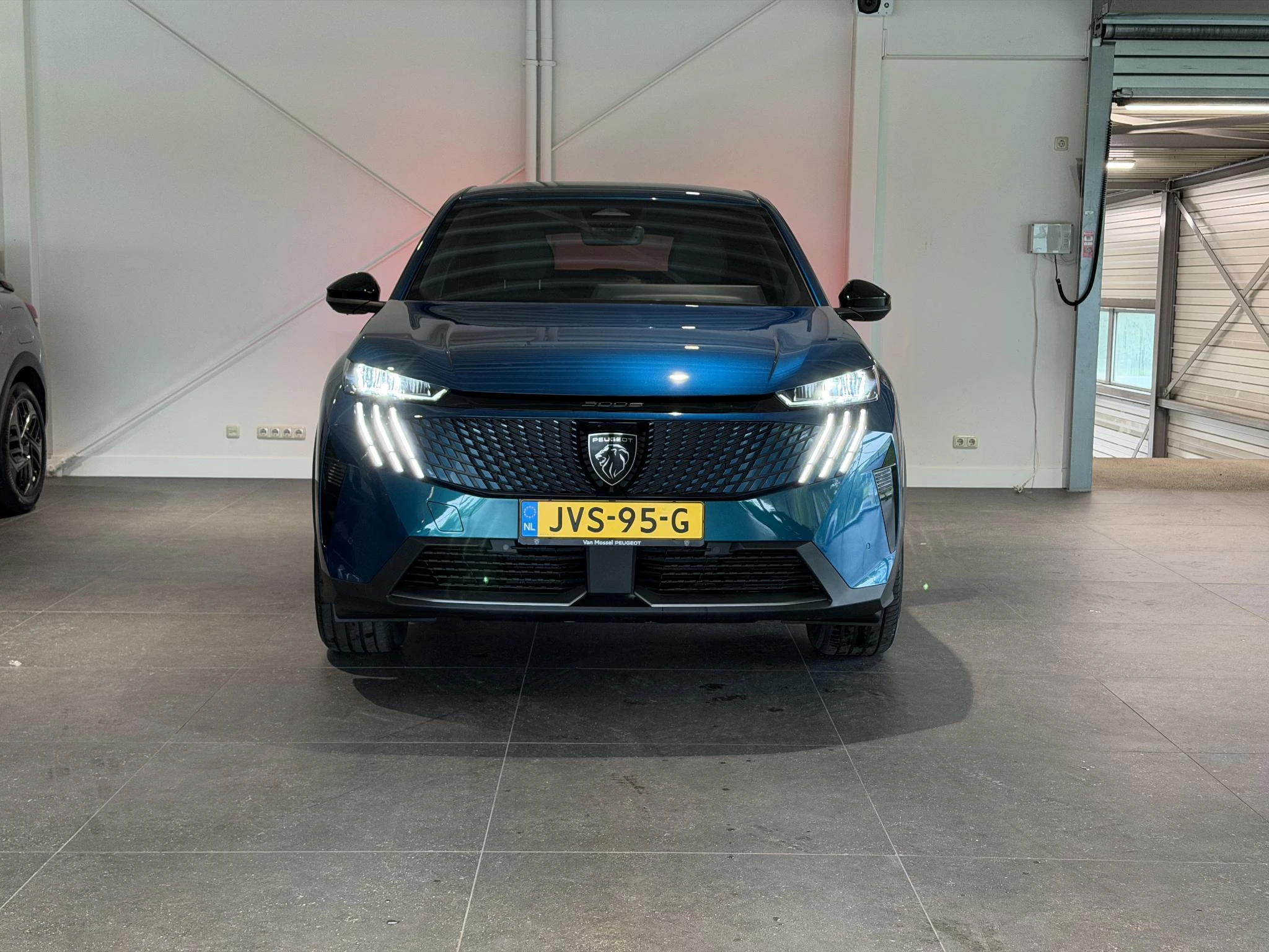 Peugeot-e-3008-image-2