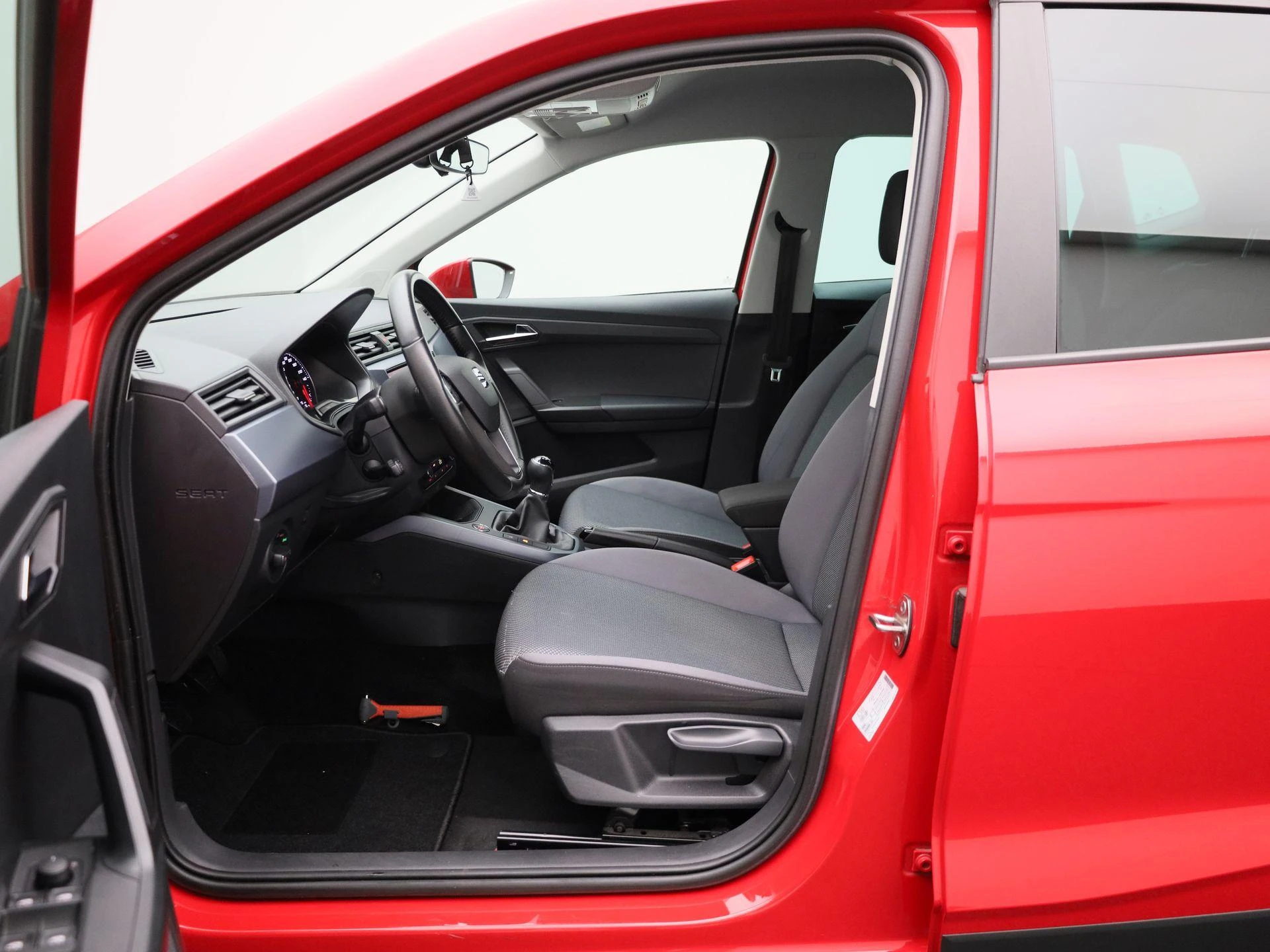 SEAT-Arona-image-8