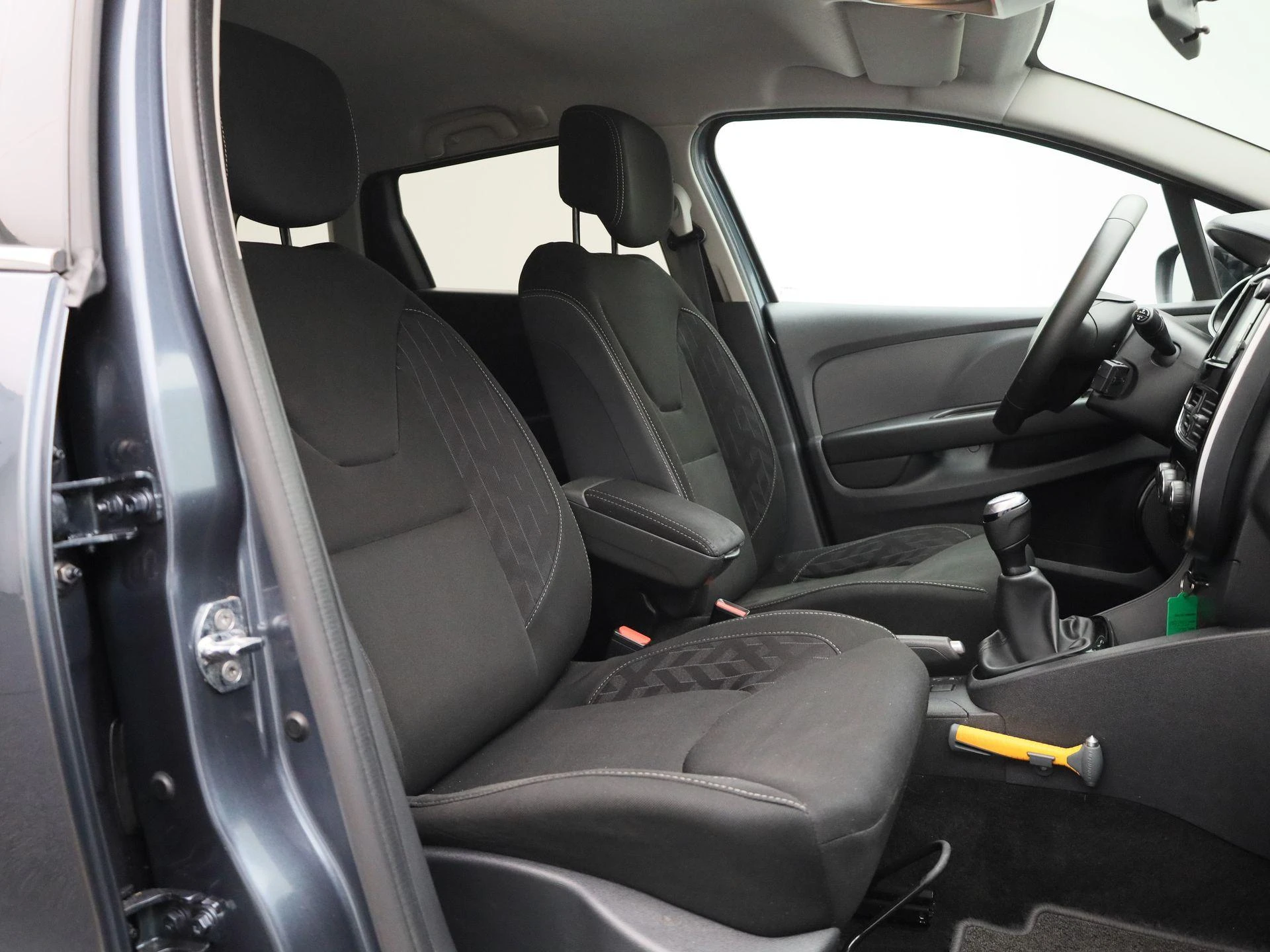 Renault-Clio-image-32