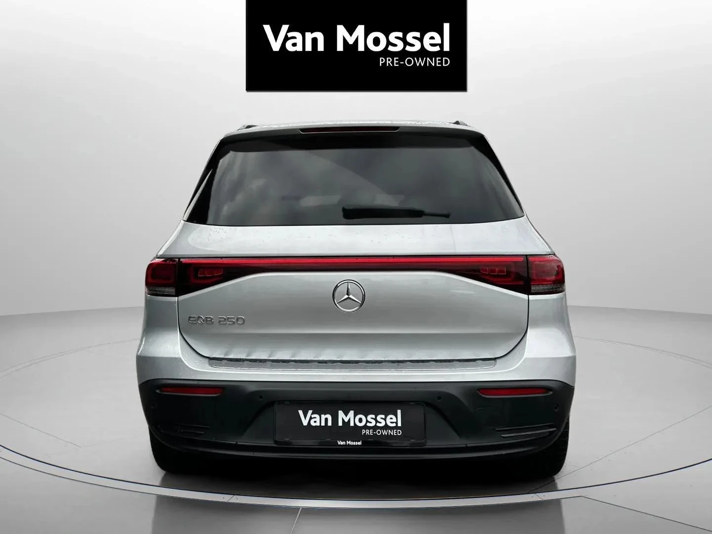 Mercedes-Benz-EQB-image-5