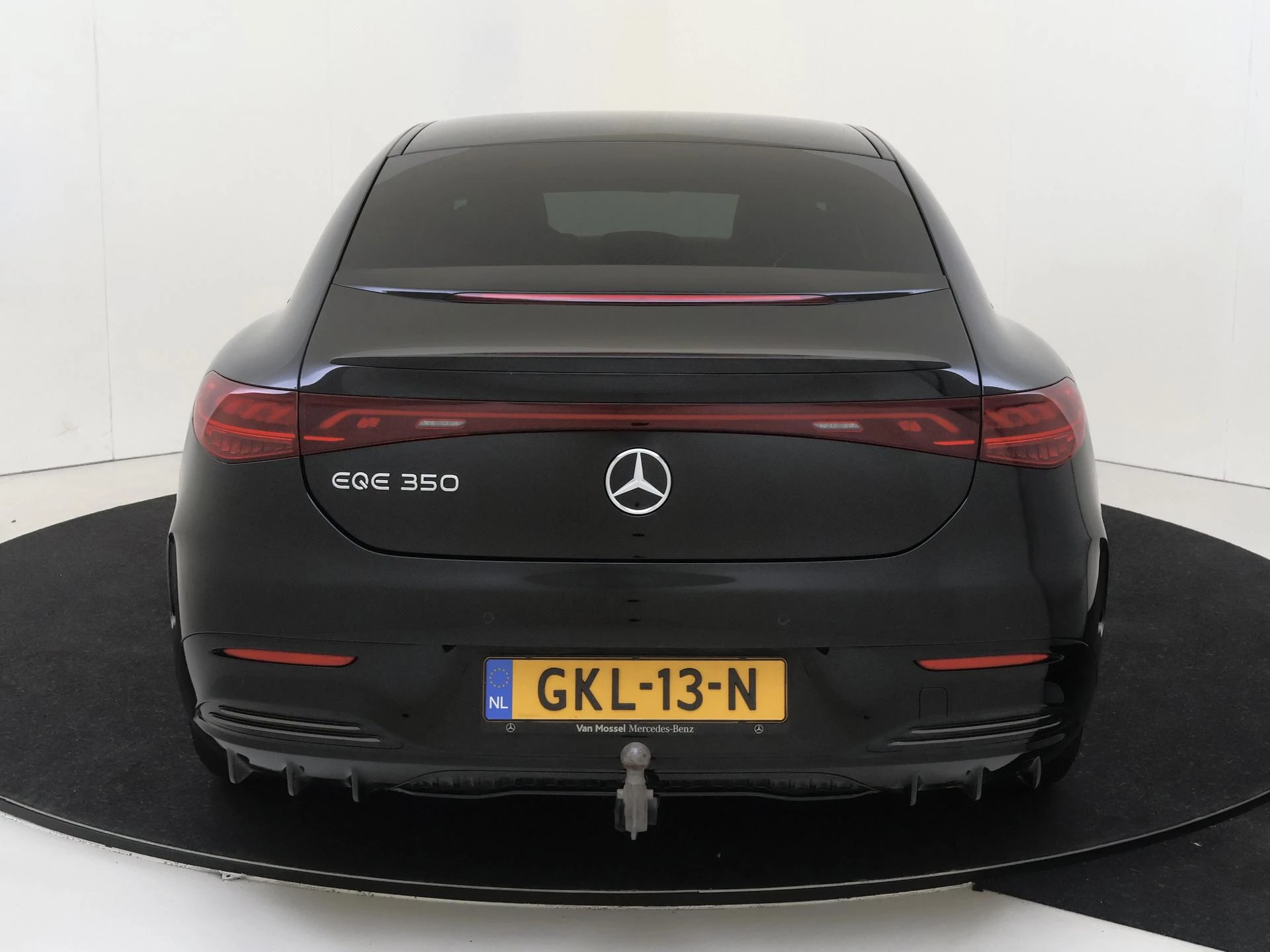 Mercedes-Benz-EQE-image-6