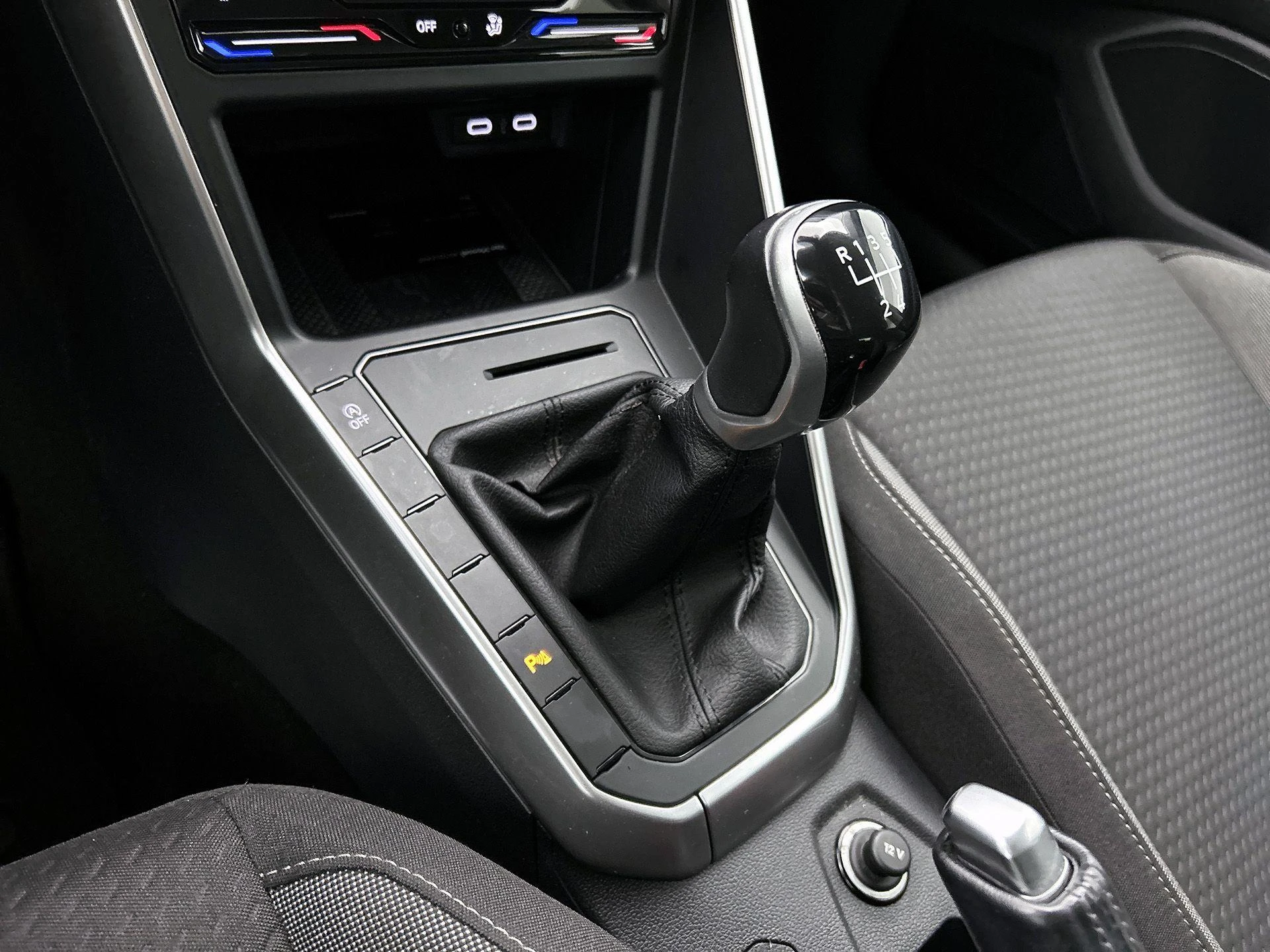 Volkswagen-Polo-image-20