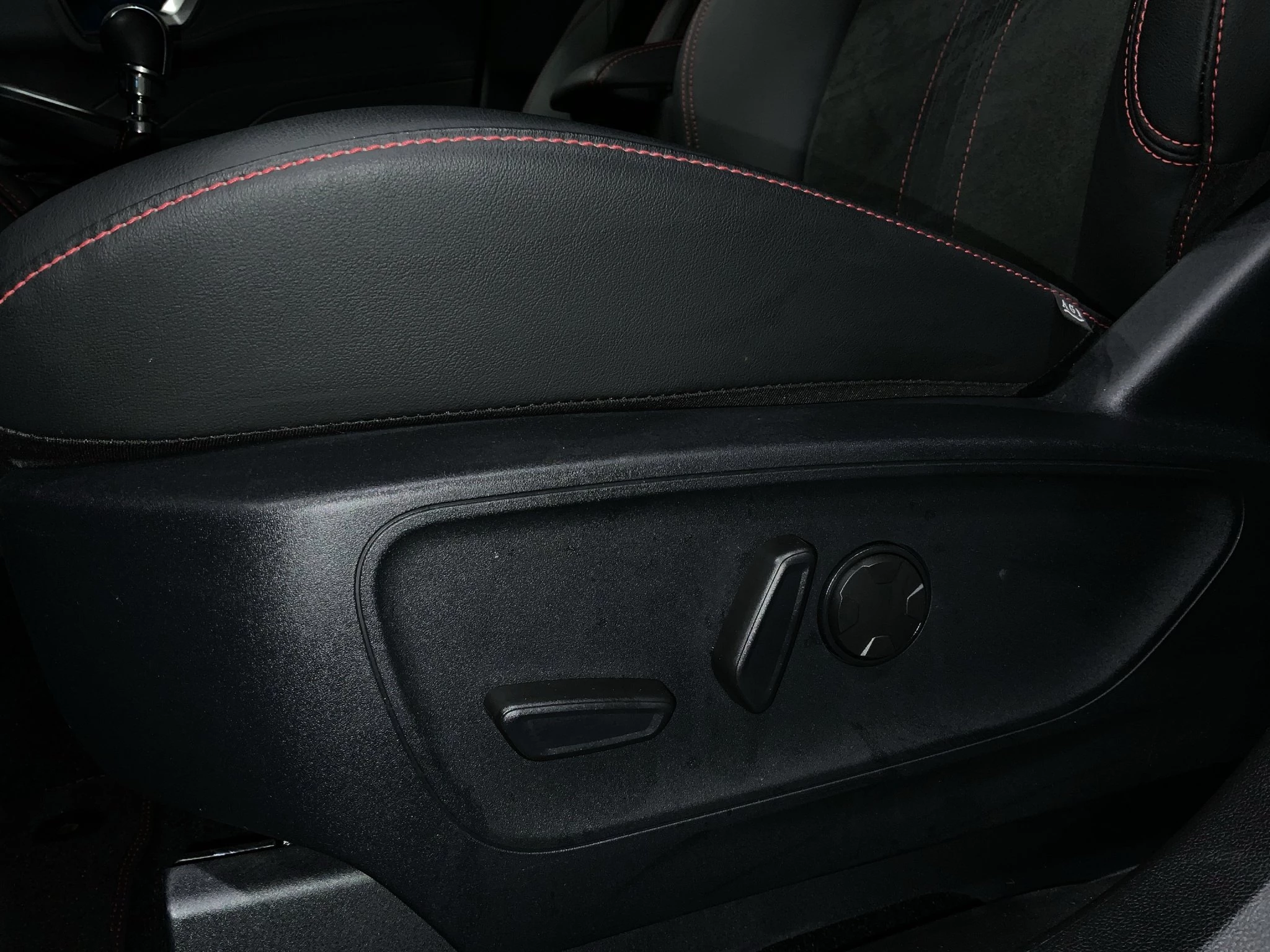 Ford Kuga ST-Line X*PANO*AHK*LED-MATRIX*360GRAD*ACC*NAVI*SOUND-SYS.