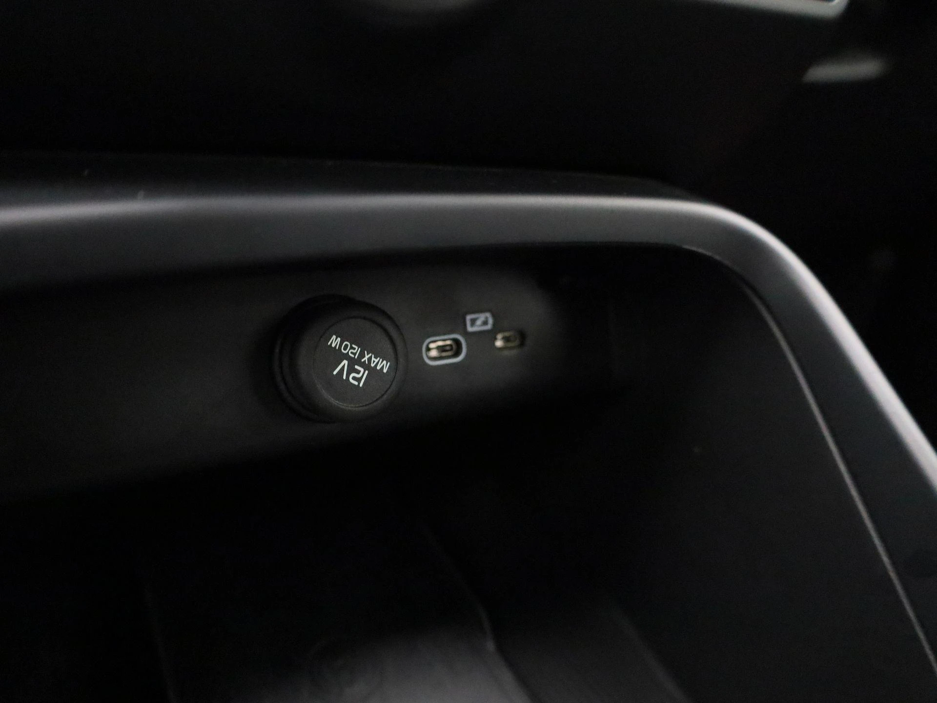 Volvo-XC40-image-21