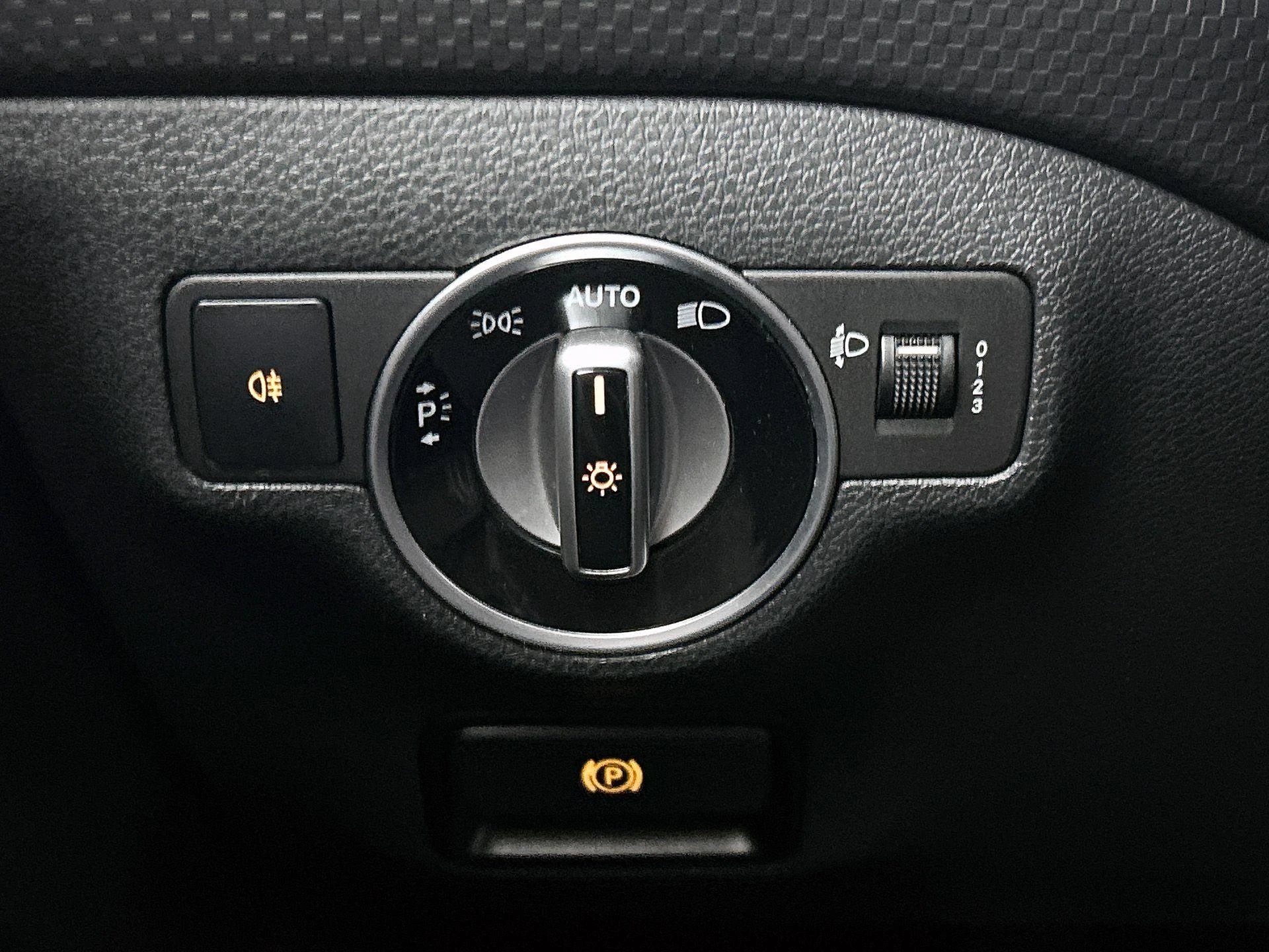 Mercedes-Benz-A-Klasse-image-18