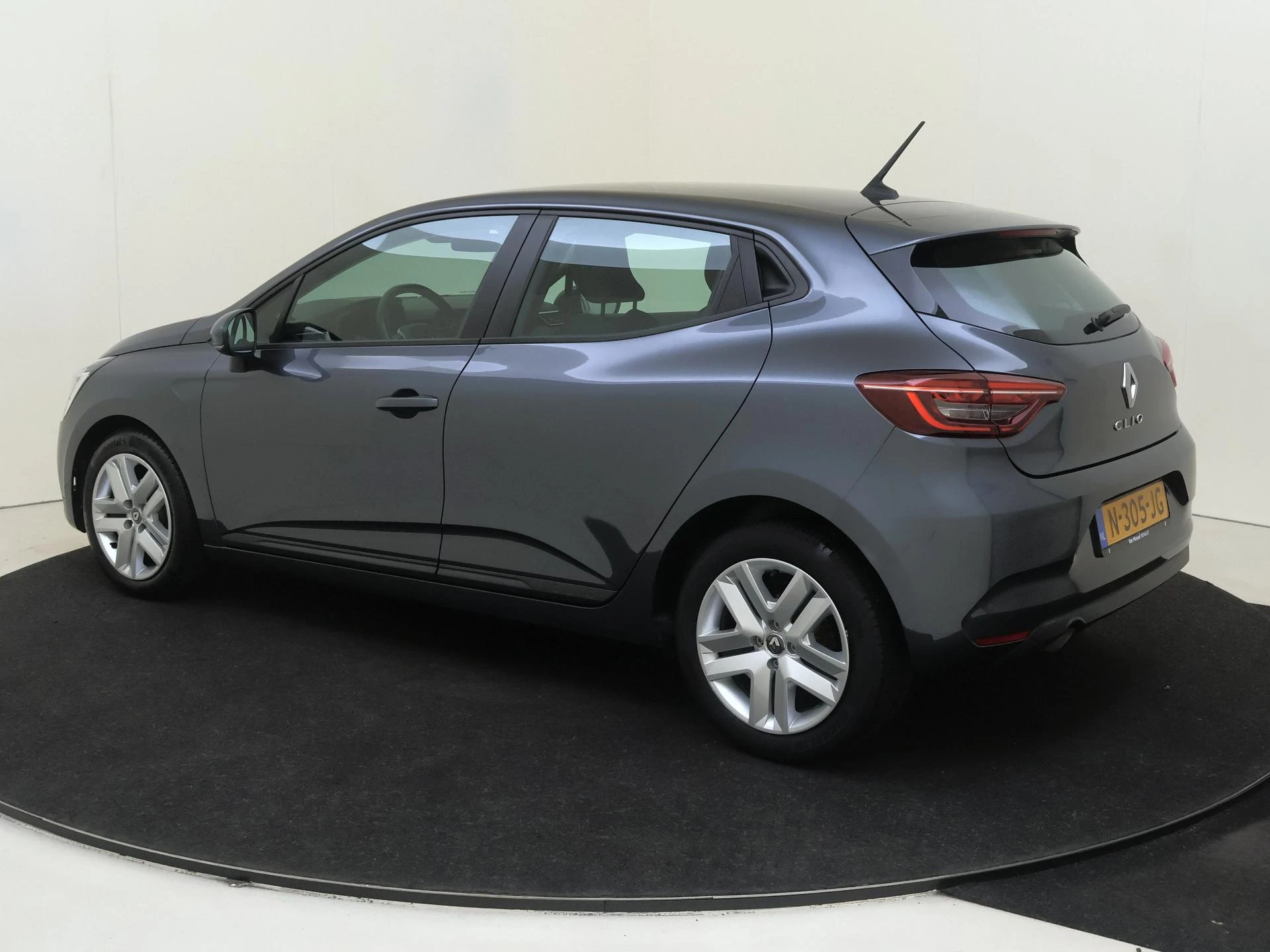 Renault-Clio-image-2