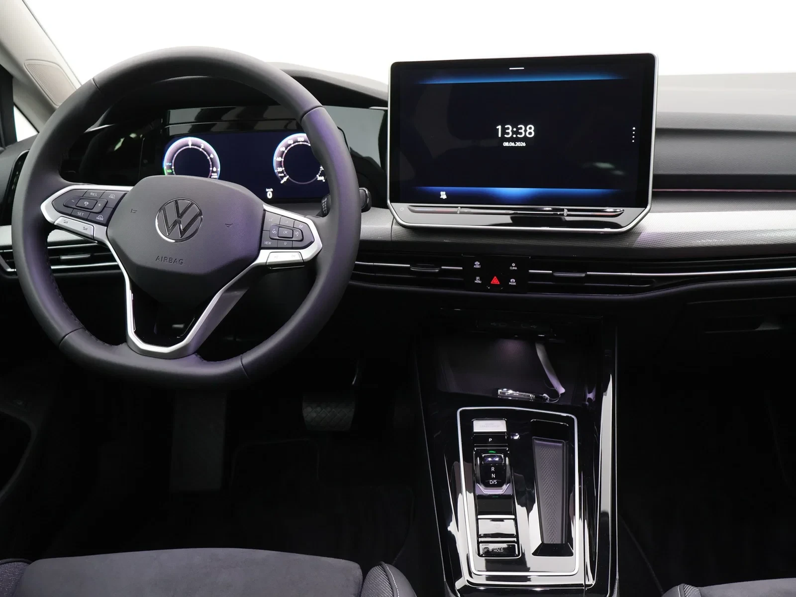 Volkswagen-Golf-image-9