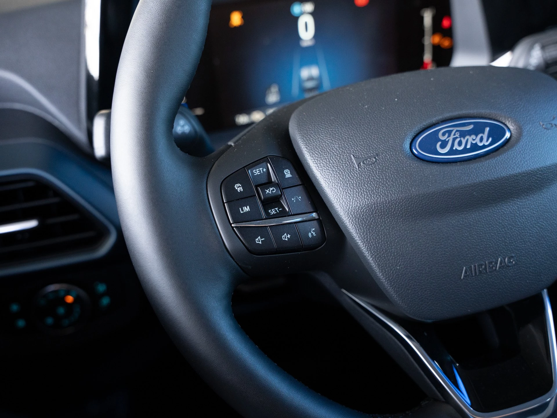 Ford Tourneo Courier Active 1.0 EcoBoost 92 kW Auto Kompaktvan. 5-türig