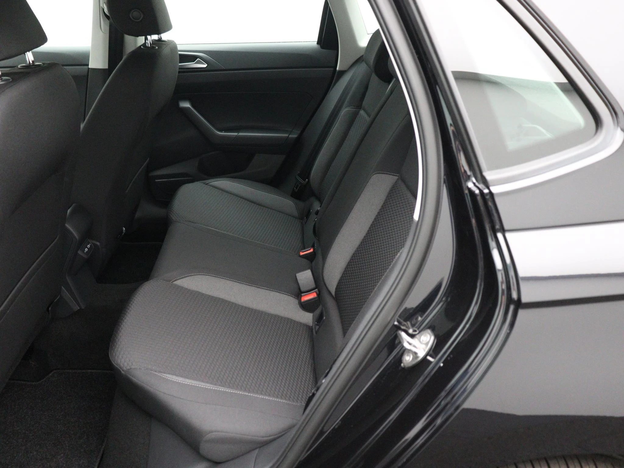 Volkswagen-Polo-image-11