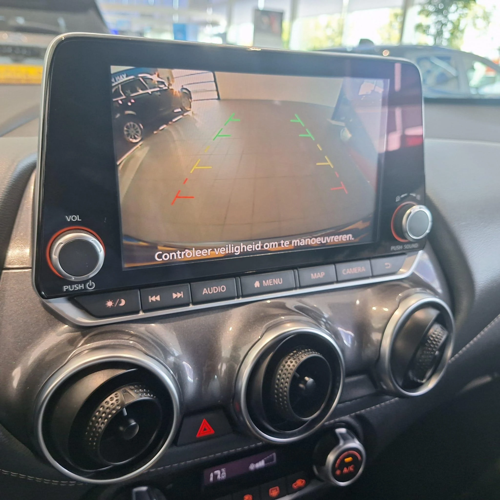 Nissan Juke 1.0 DIG-T N-Connecta