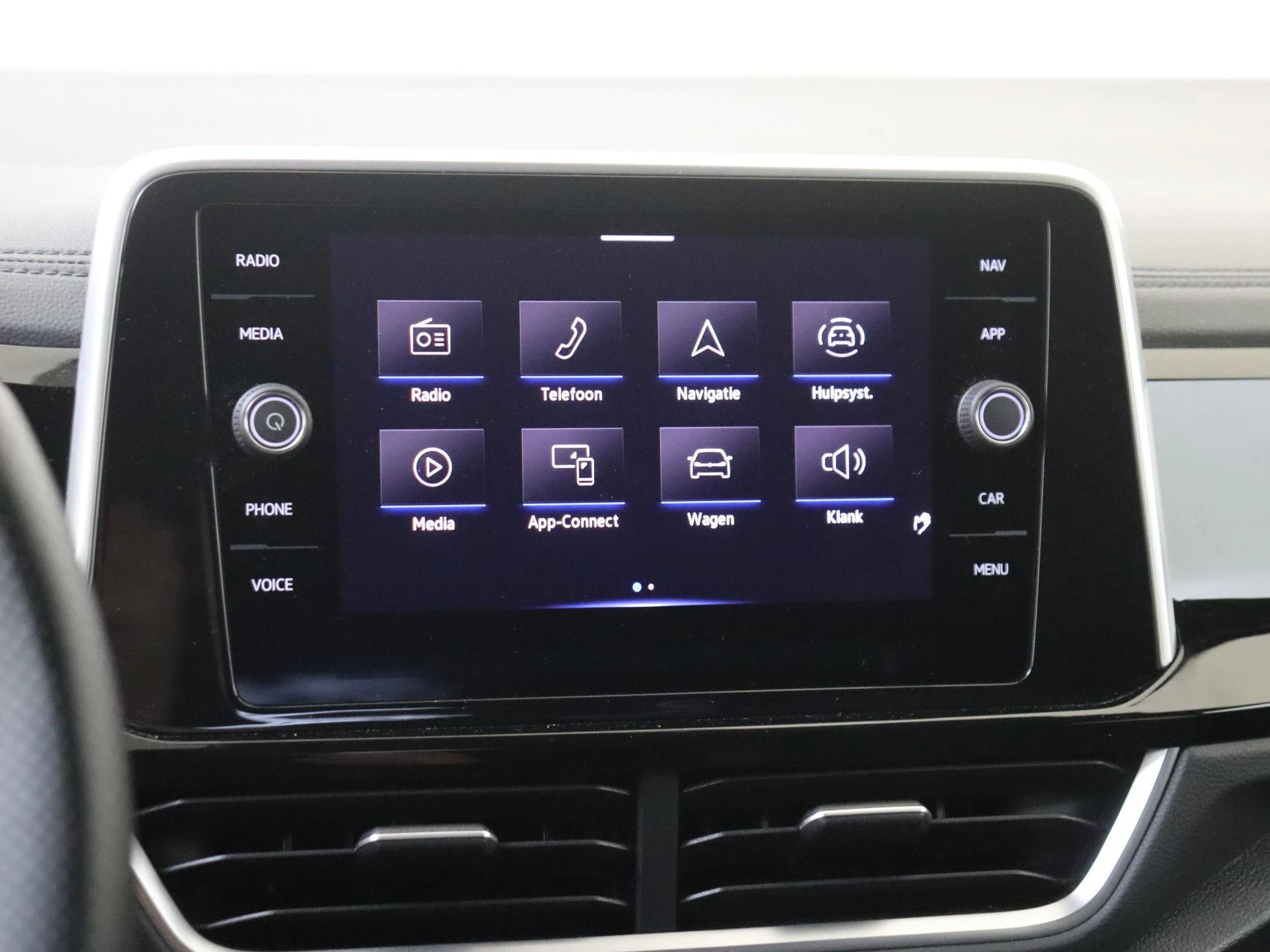 Volkswagen-T-Roc-image-19