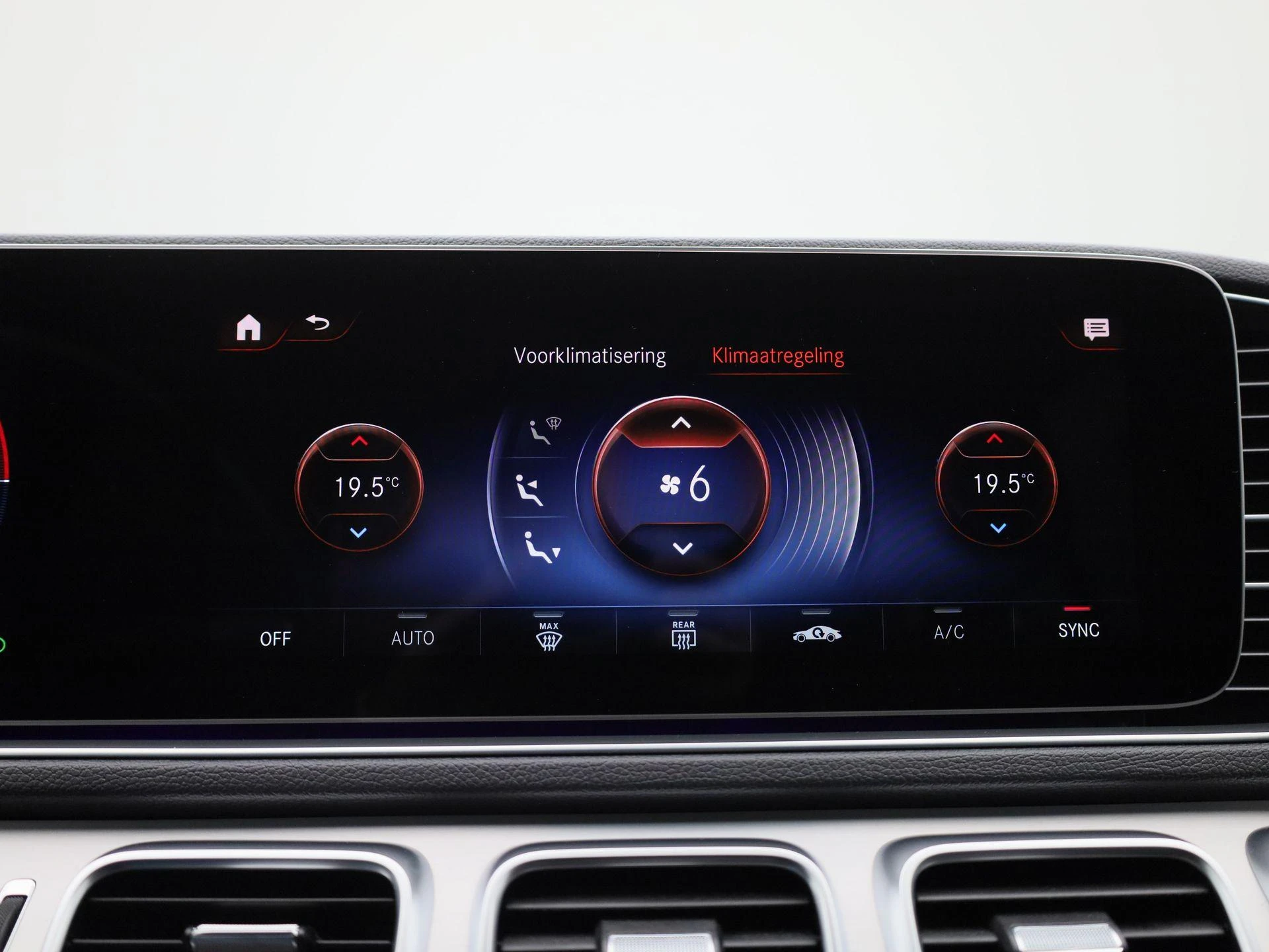 Mercedes-Benz-GLE-image-19