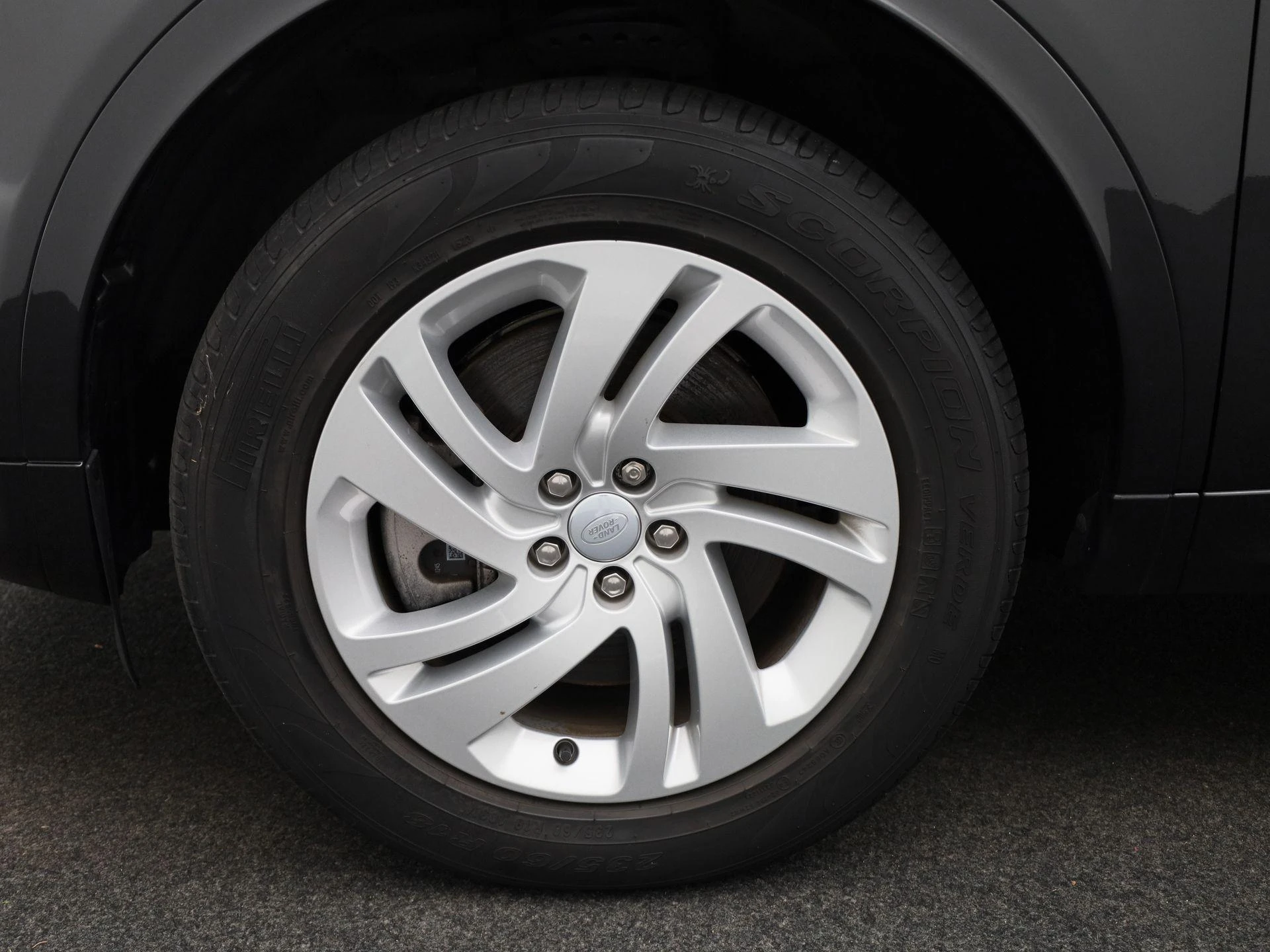 Land Rover-Discovery Sport-image-15
