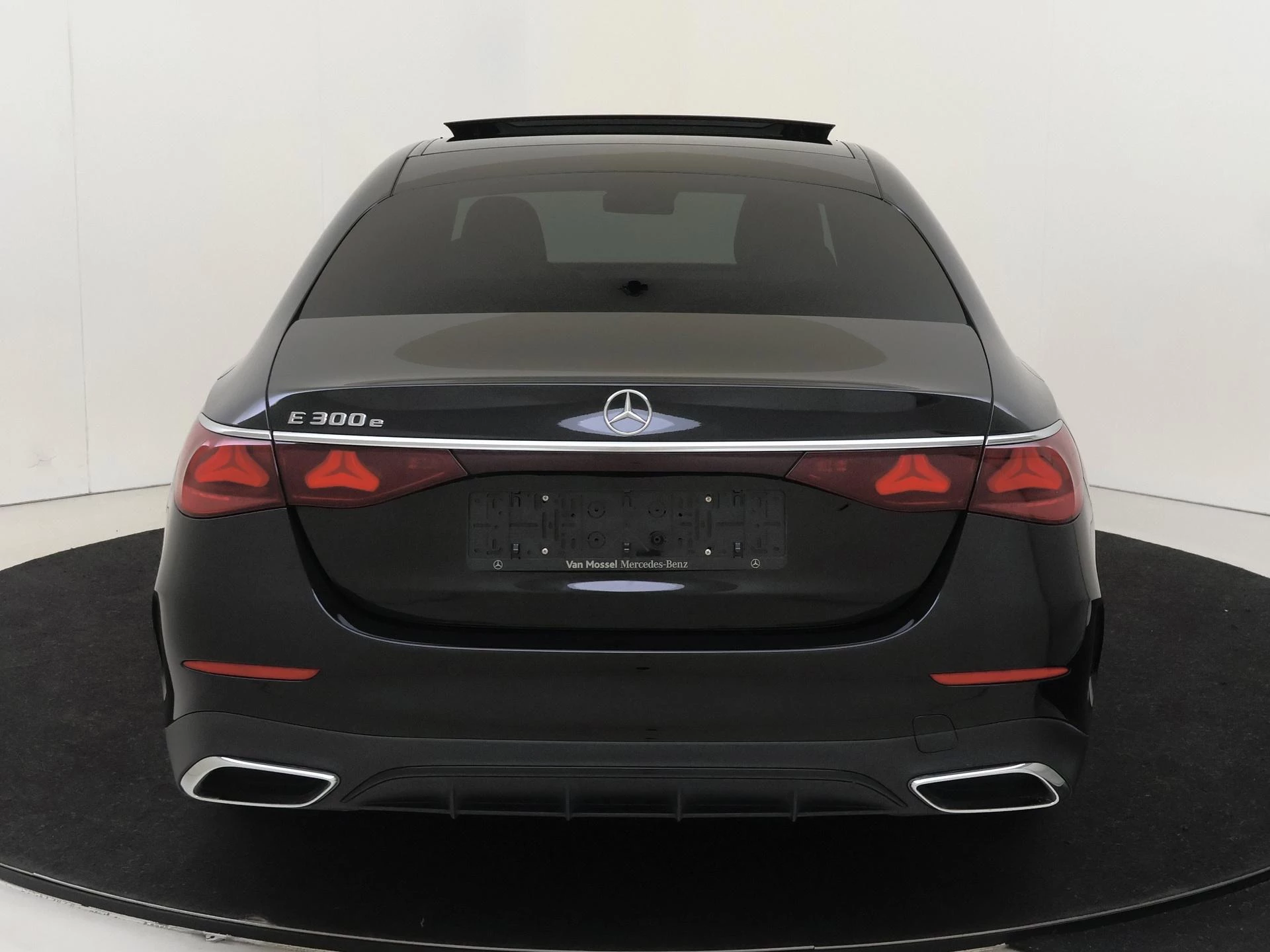 Mercedes-Benz E-Klasse 300 e AMG Line