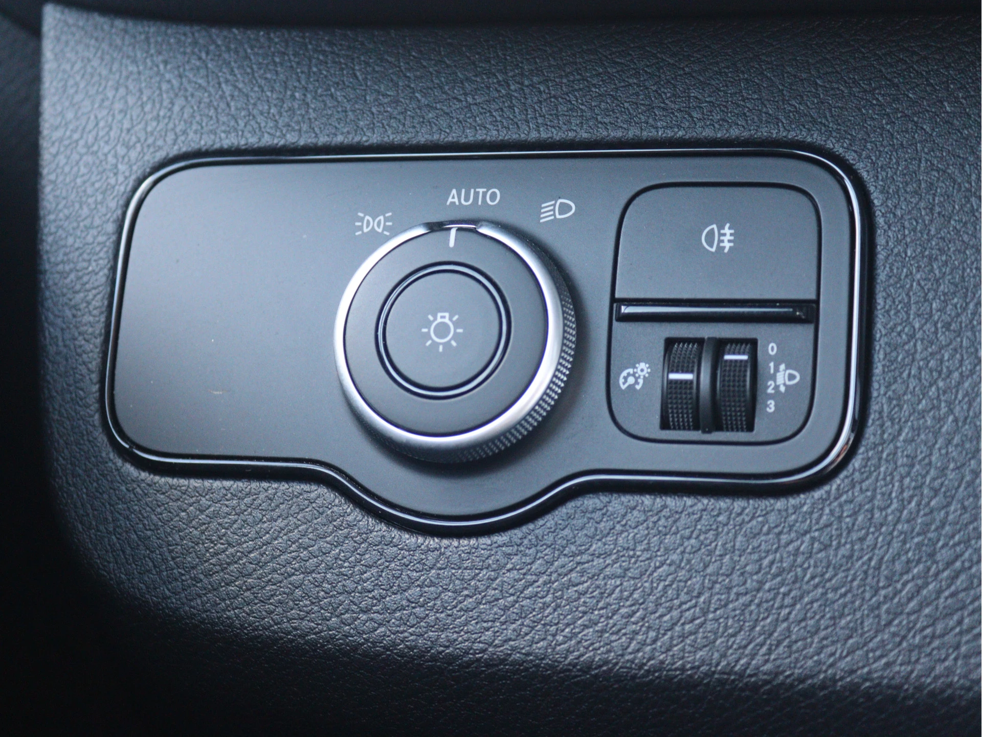 Mercedes-Benz-Sprinter-image-11