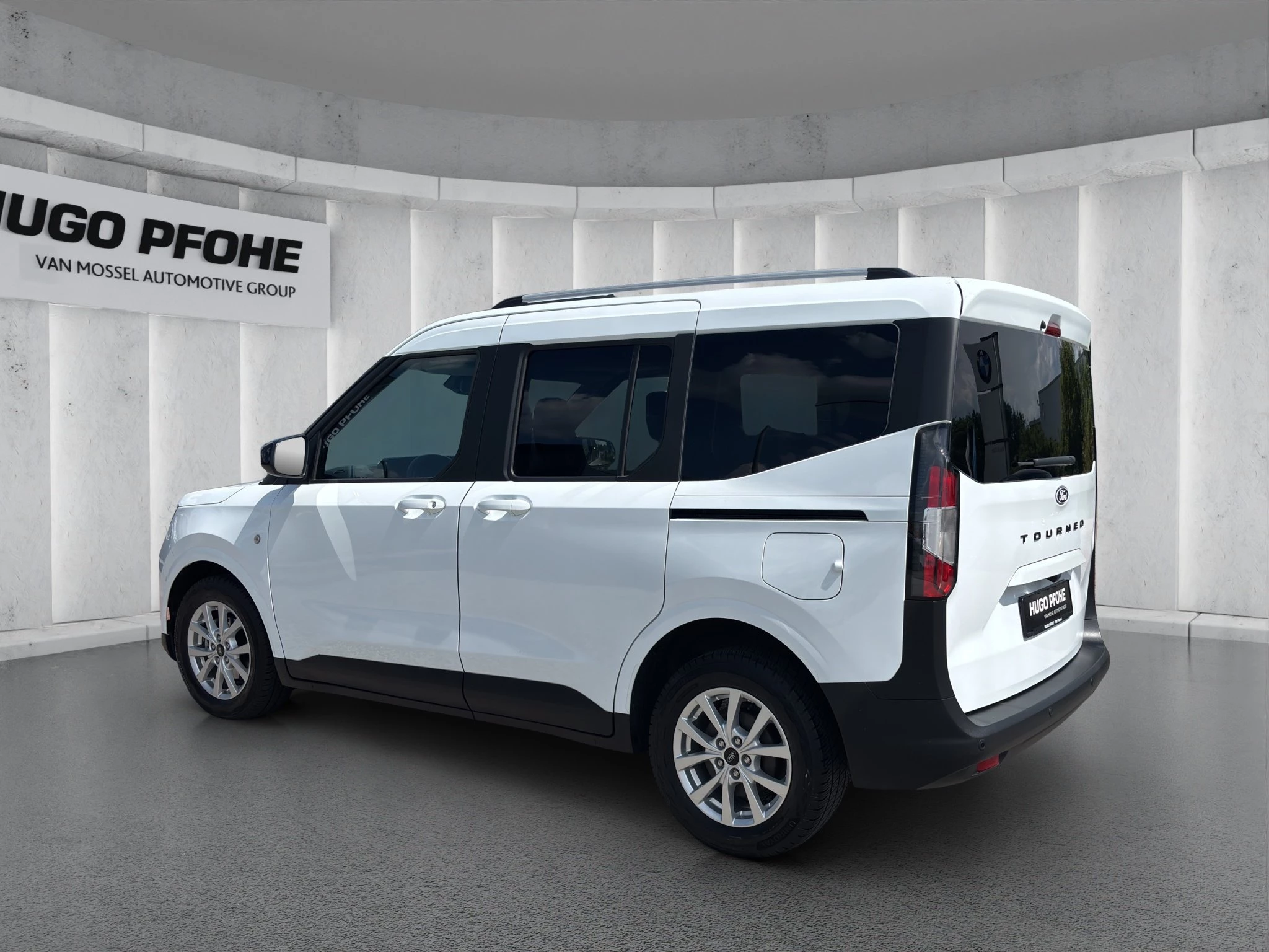 Ford Tourneo Courier 1.0 EcoBoost Titanium