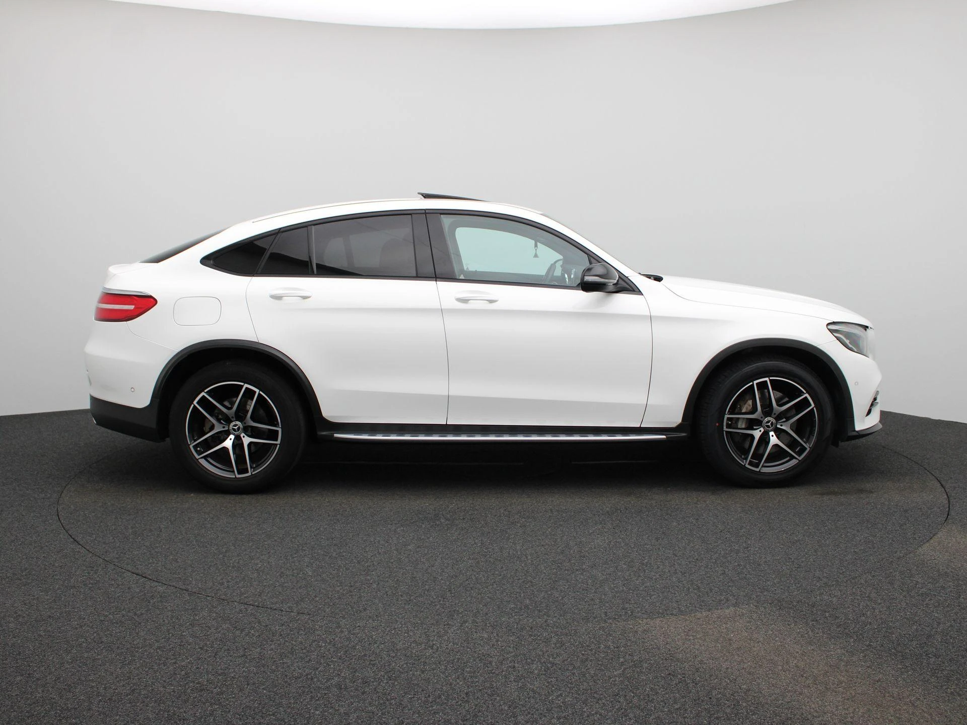 Mercedes-Benz-GLC-image-5