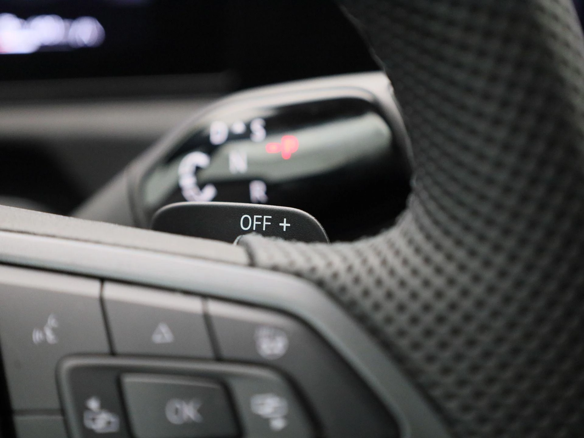 Volkswagen-Tiguan-image-31