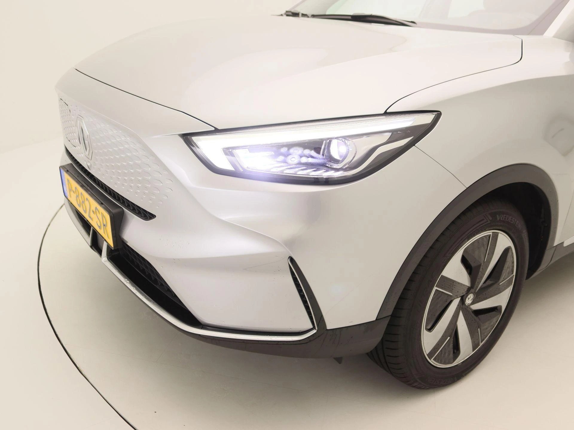 MG Standard Range Luxury 50 kWh