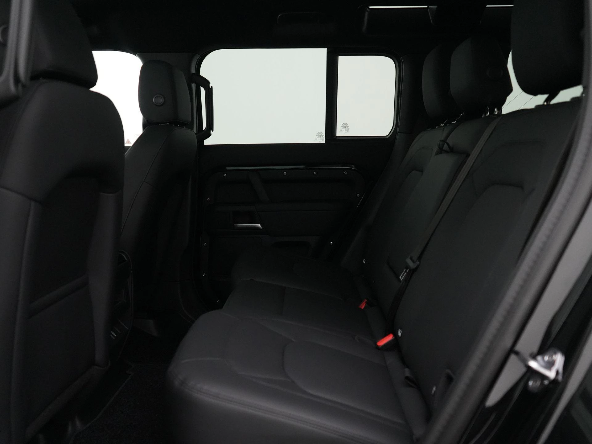 Land Rover Defender 2.0 P300e 110 Dynamic SE Edition
