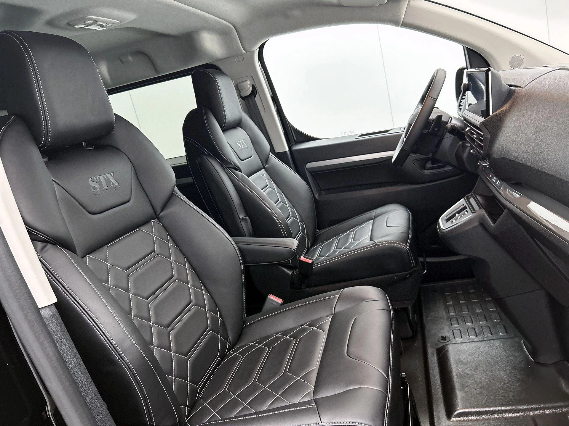 Opel-Vivaro-e-image-46