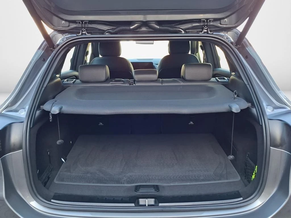 Mercedes-Benz-GLA 200 d-image-11