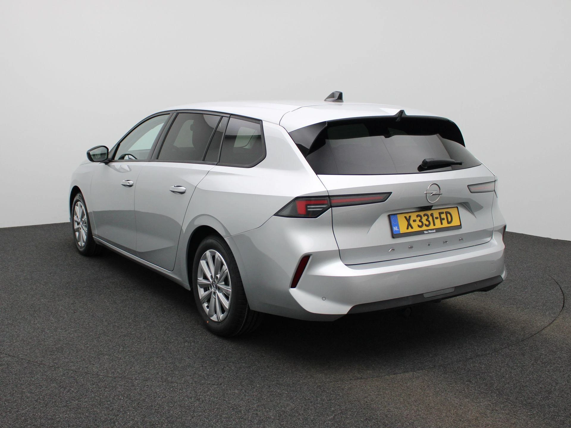 Opel-Astra-image-1