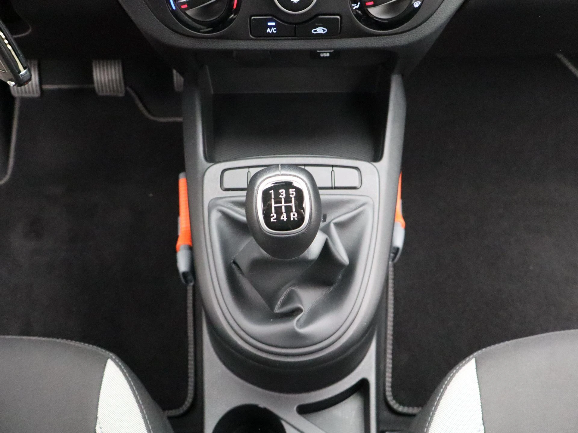 Hyundai-i10-image-10