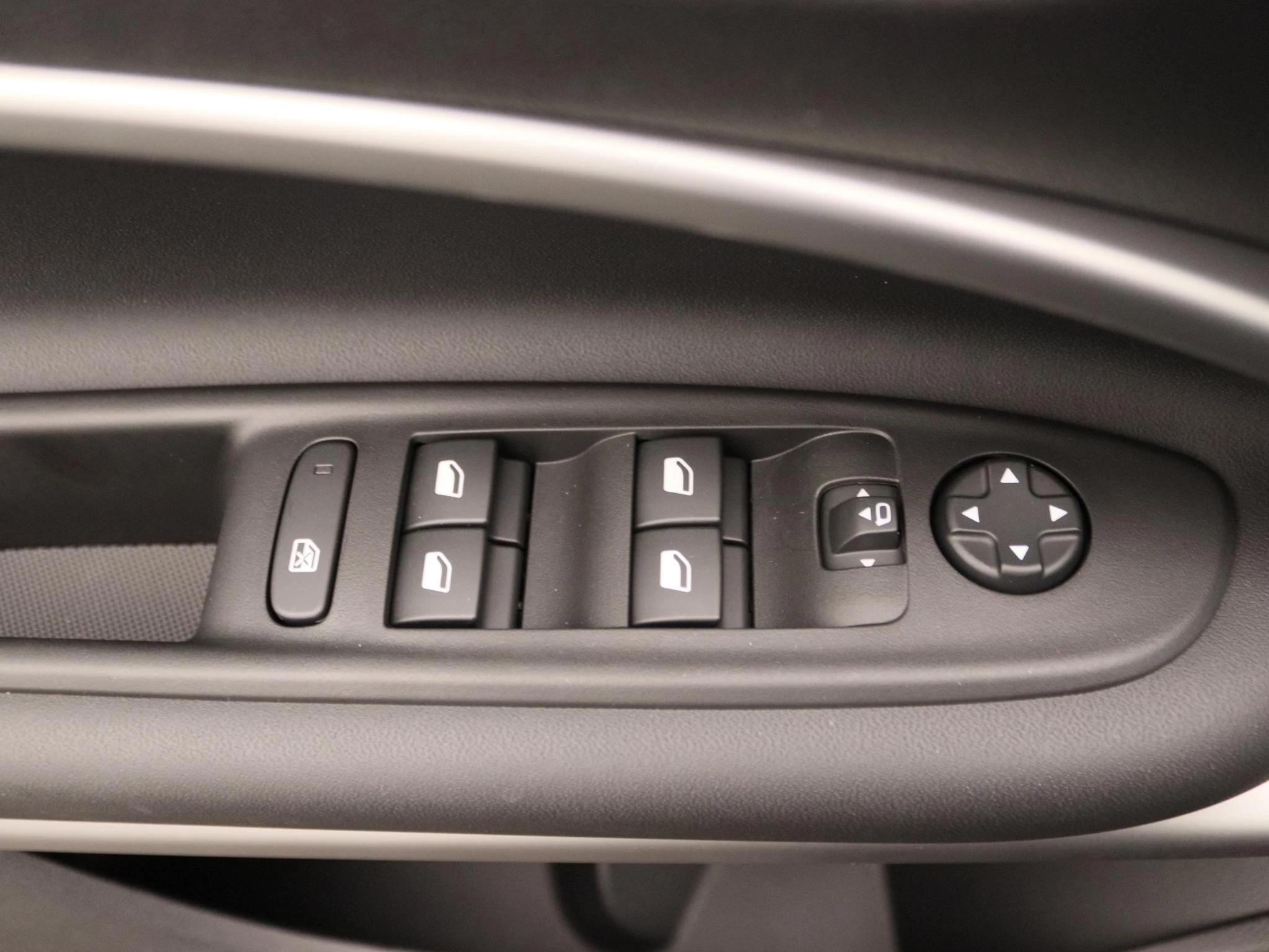 Jeep Avenger 1.2 e-Hybrid Summit