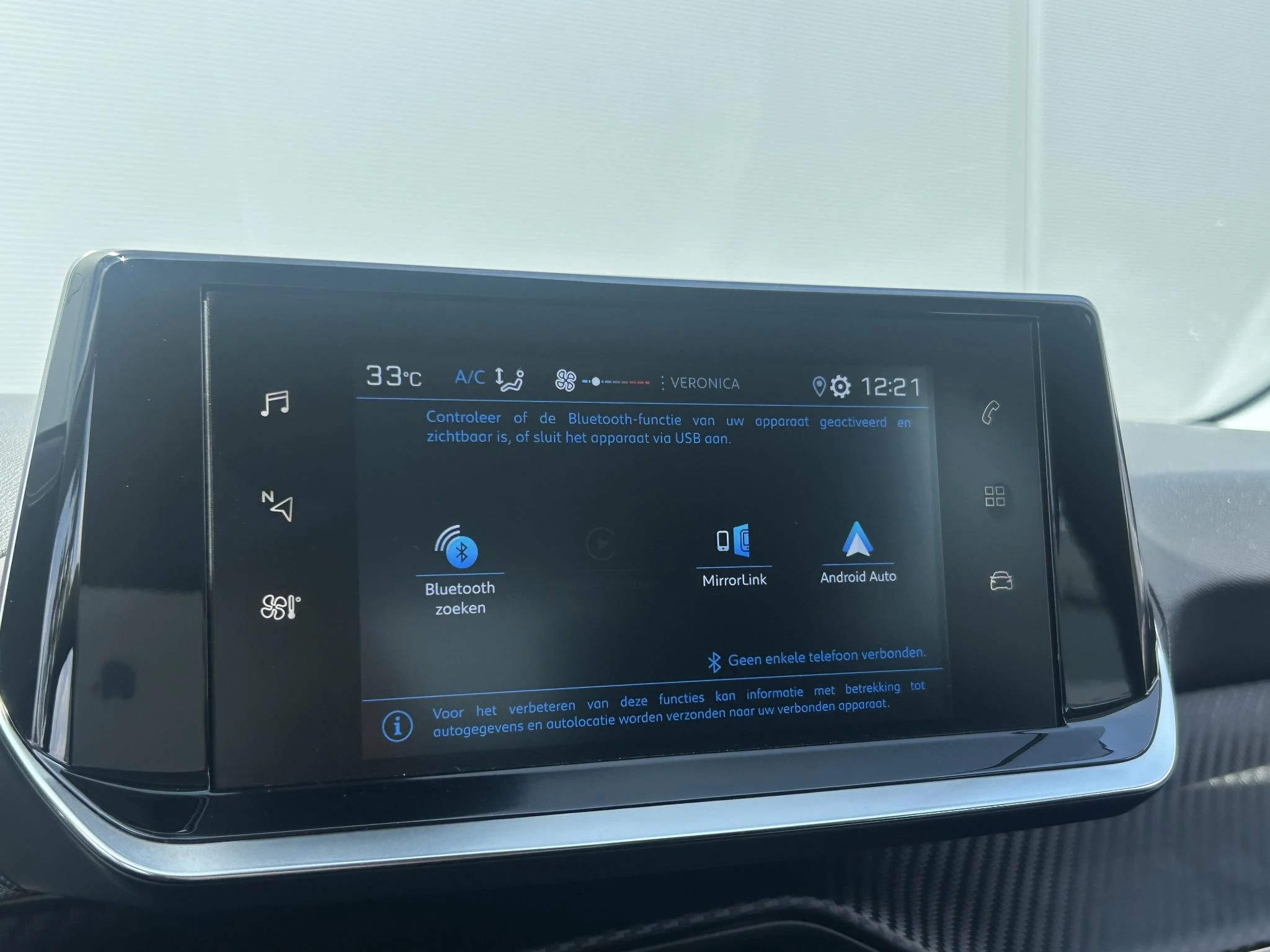 Peugeot-208-image-11
