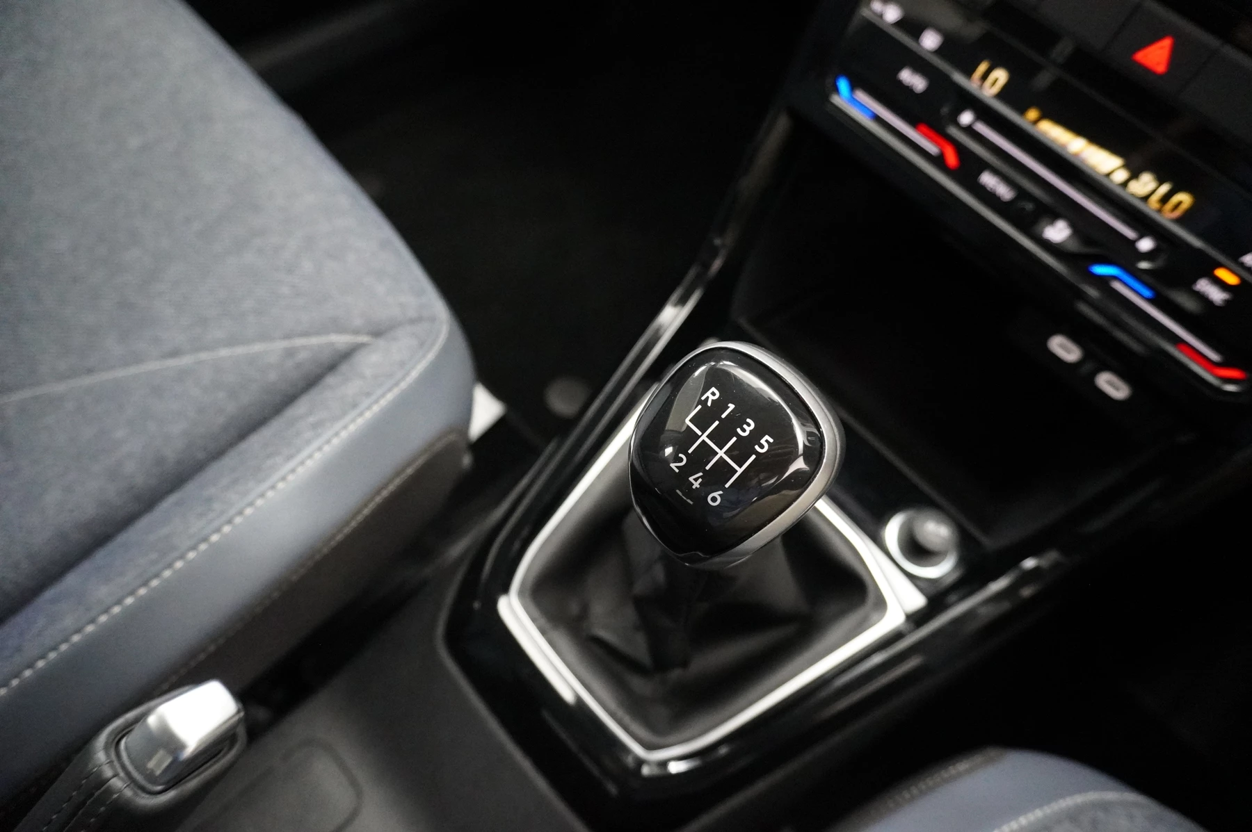Volkswagen-T-Cross-image-36