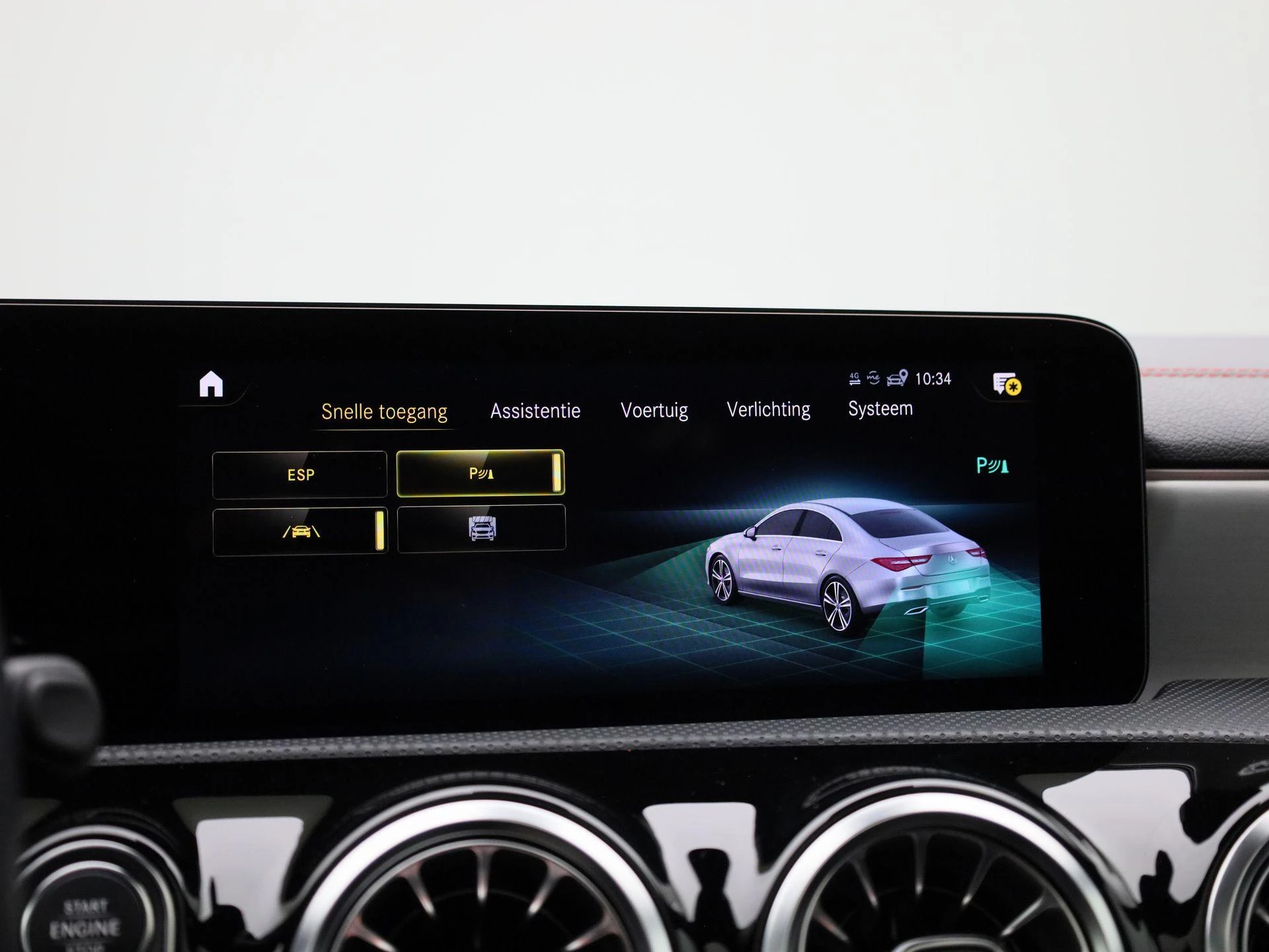 Mercedes-Benz-CLA-image-28