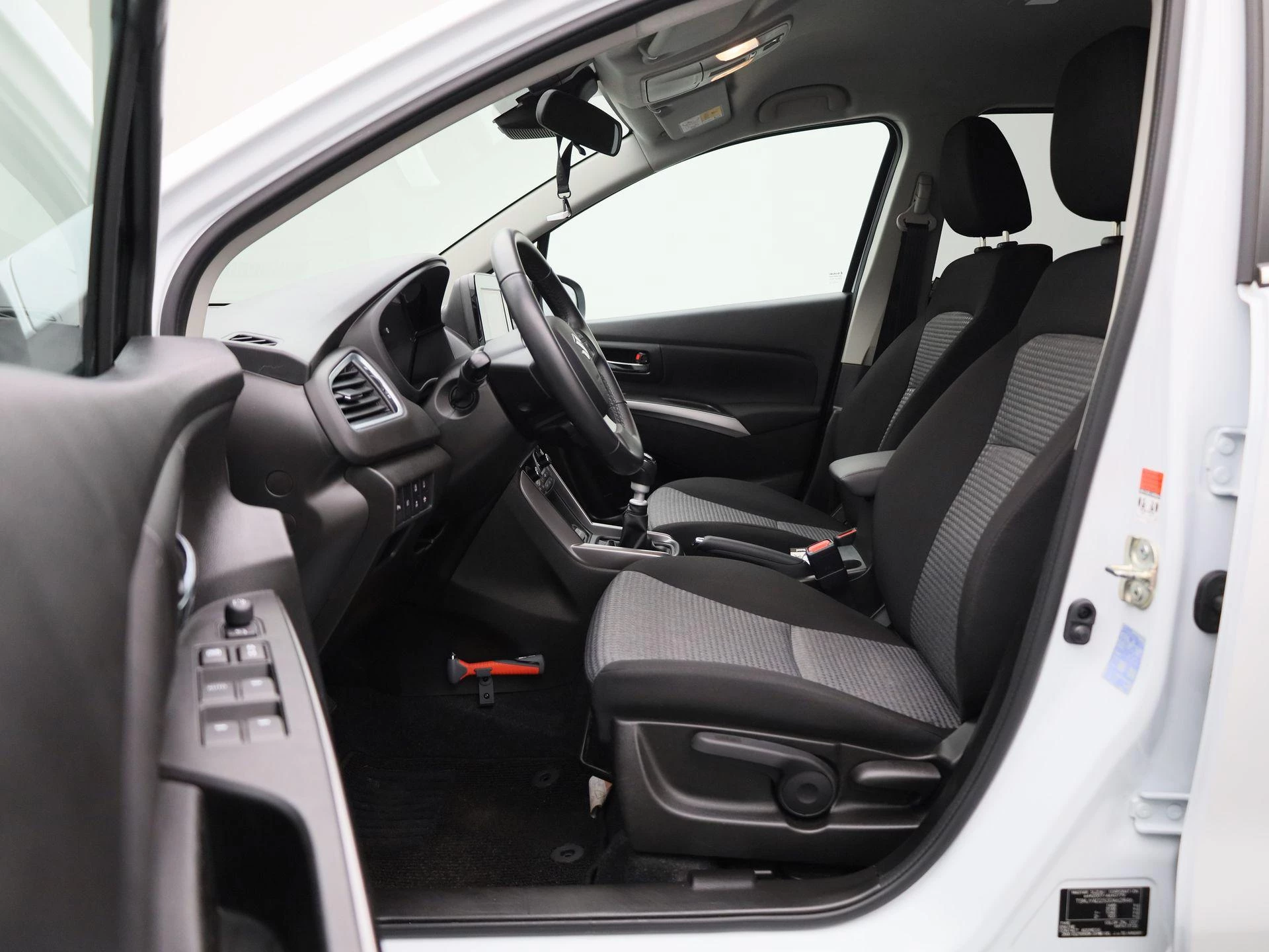 Suzuki-S-Cross-image-10