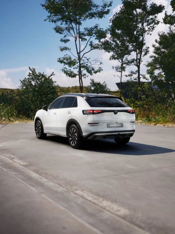 Volkswagen T-Roc Energy 1.5 l eTSI DSG AHK, RFK, ACC VSA