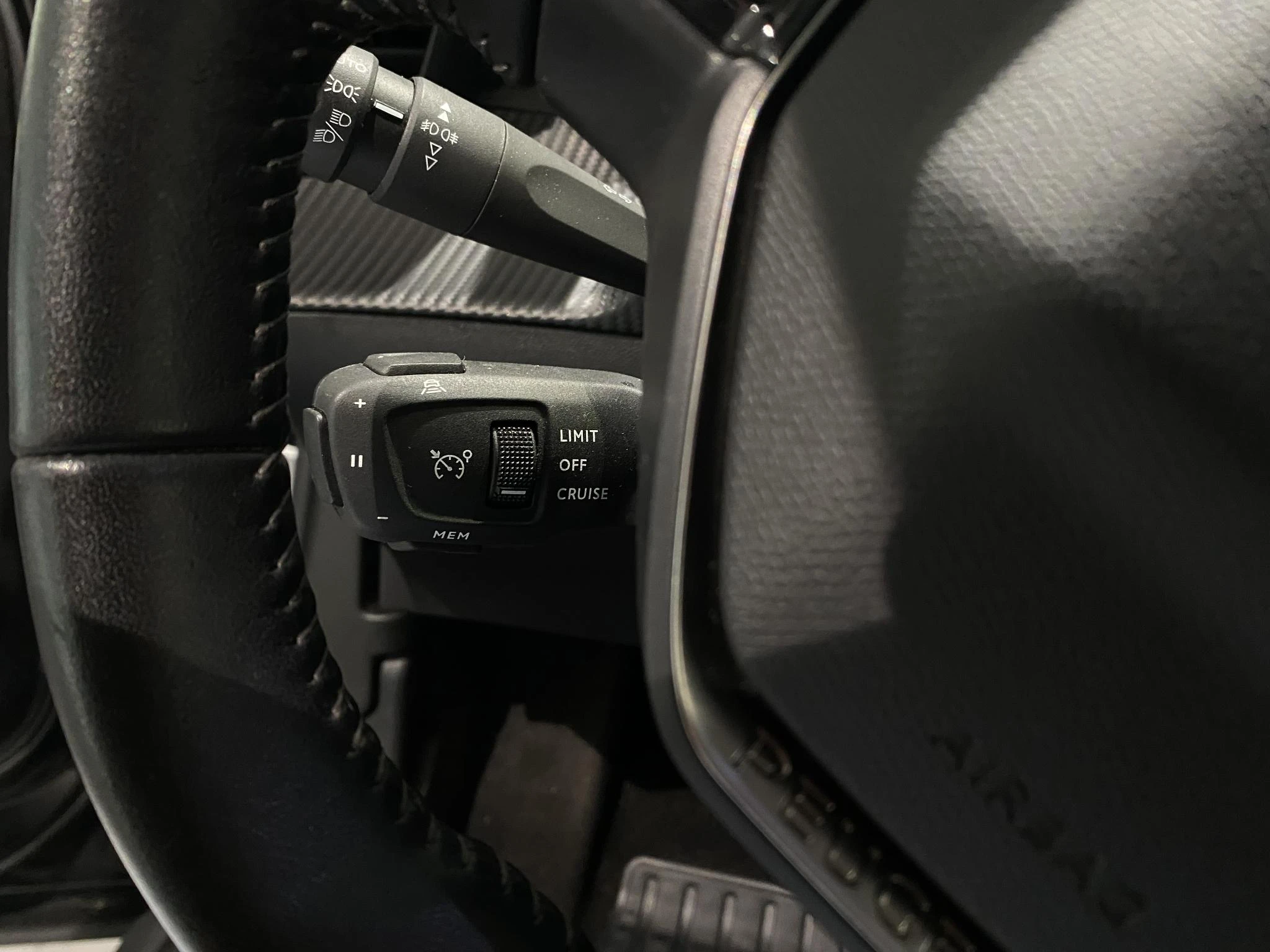 Peugeot-e-2008-image-14