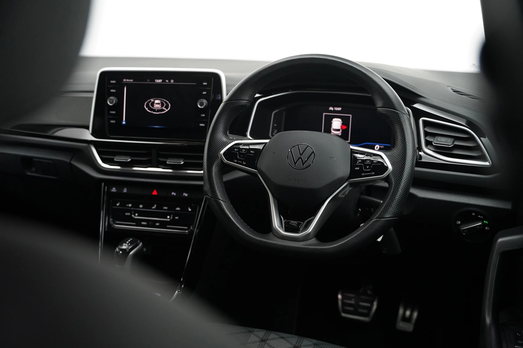 Volkswagen-T-Roc-image-8