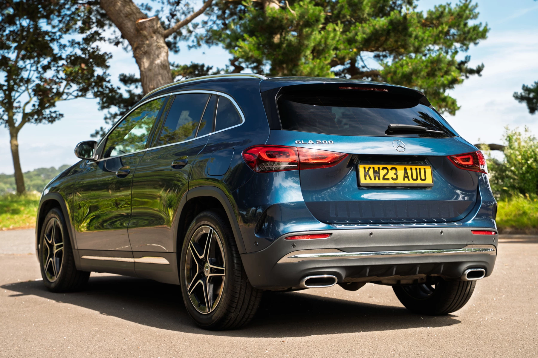 Mercedes-Benz-GLA-image-2